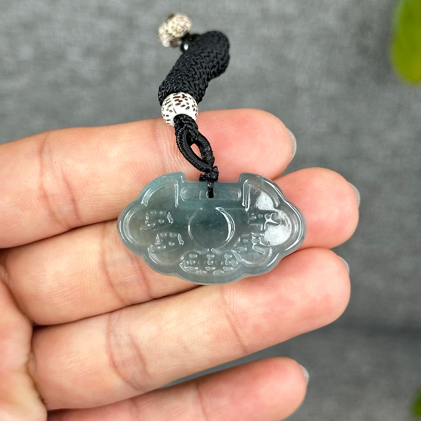 Pendentif en jade jadéite vert d’eau de verrouillage de longévité
