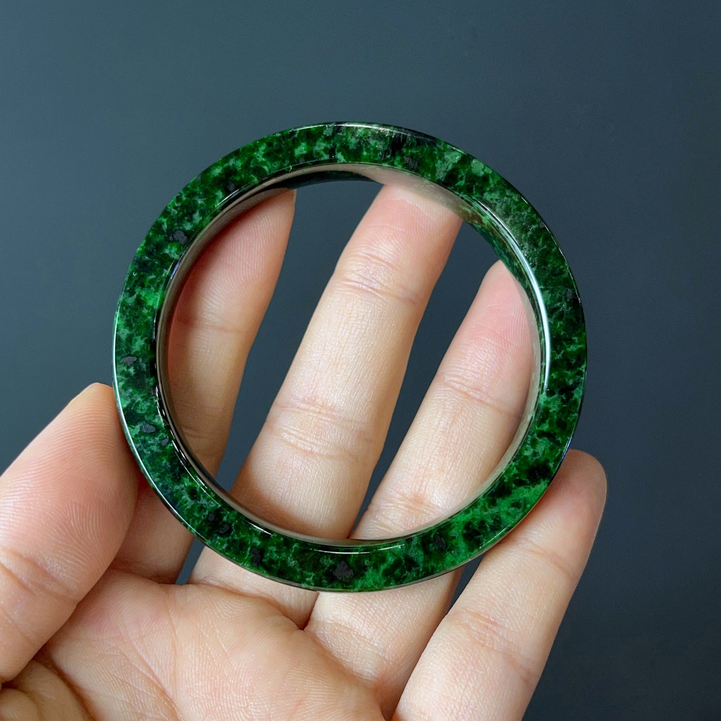 Bracelet en jade jadéite Taille 54 mm Style carré
