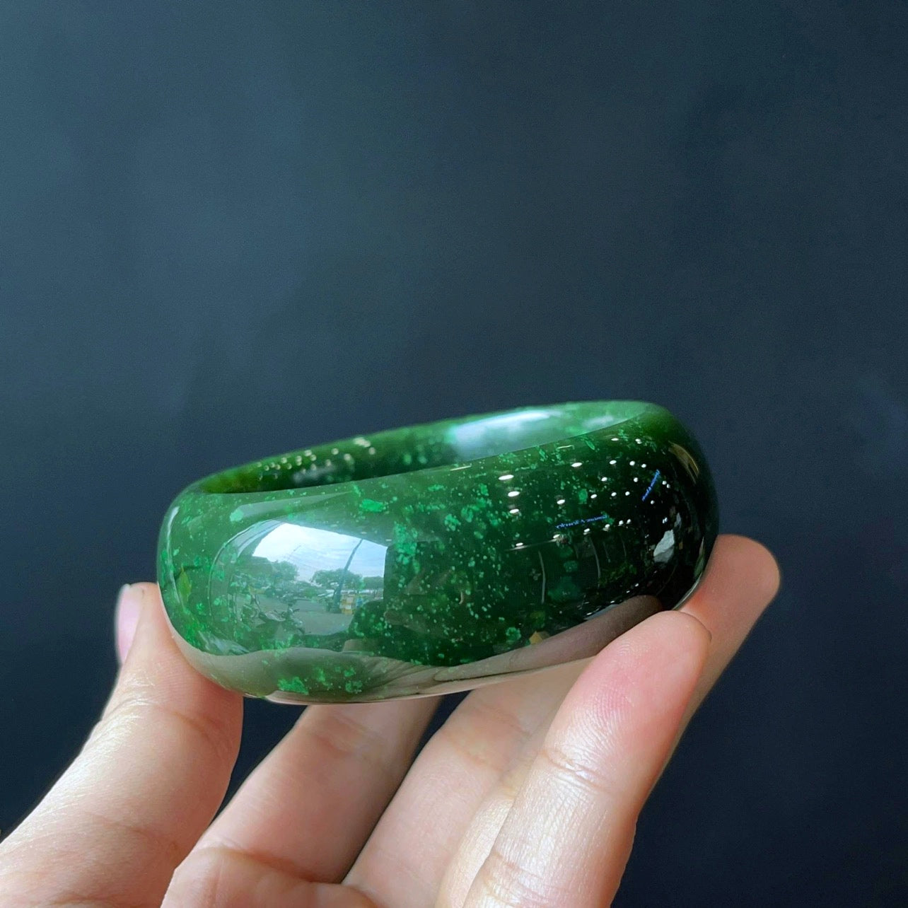 Bracelet en jade néphrite style feuille taille 57 mm