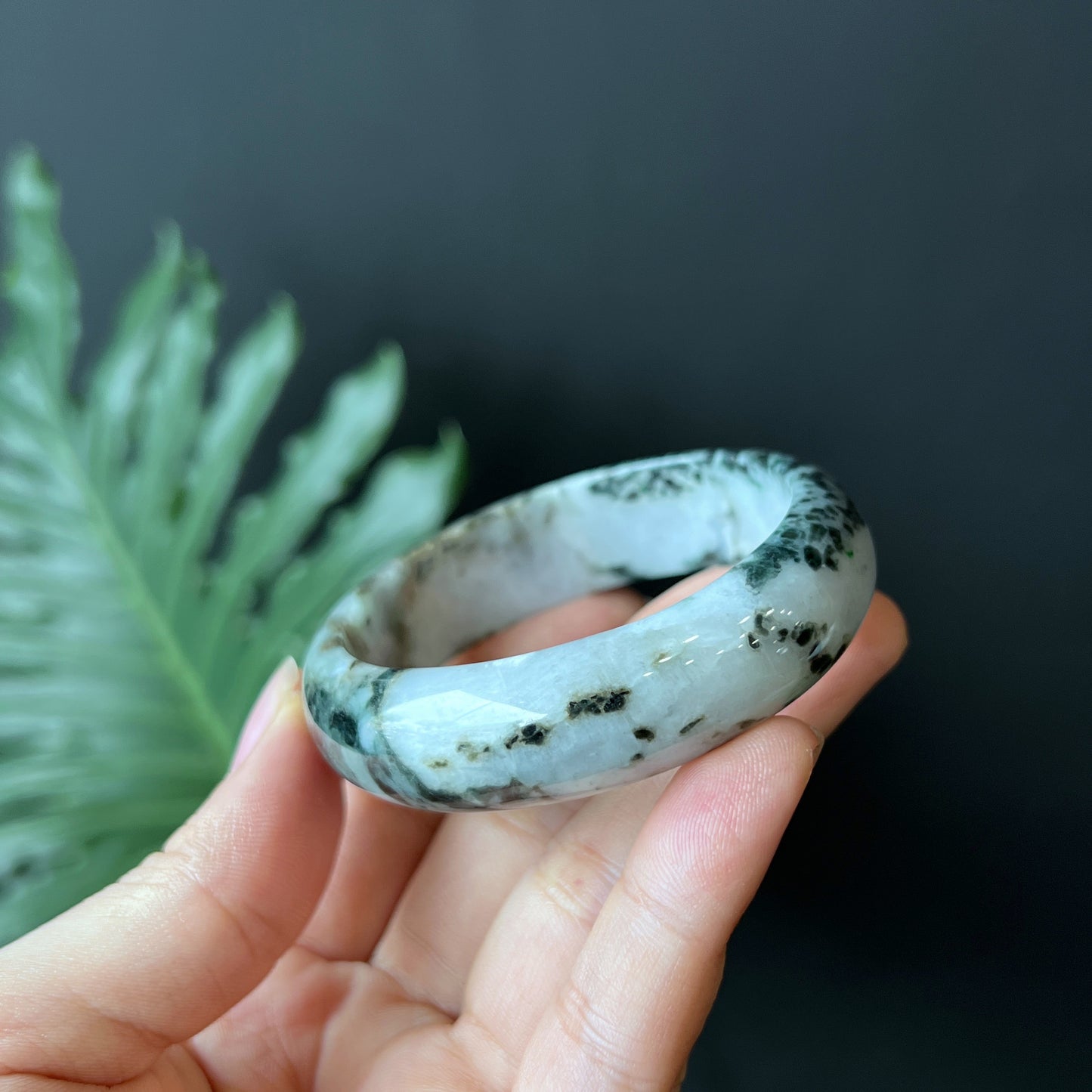 Jadeite Jade Son Thuy Bangle Style Feuille Taille 53 mm