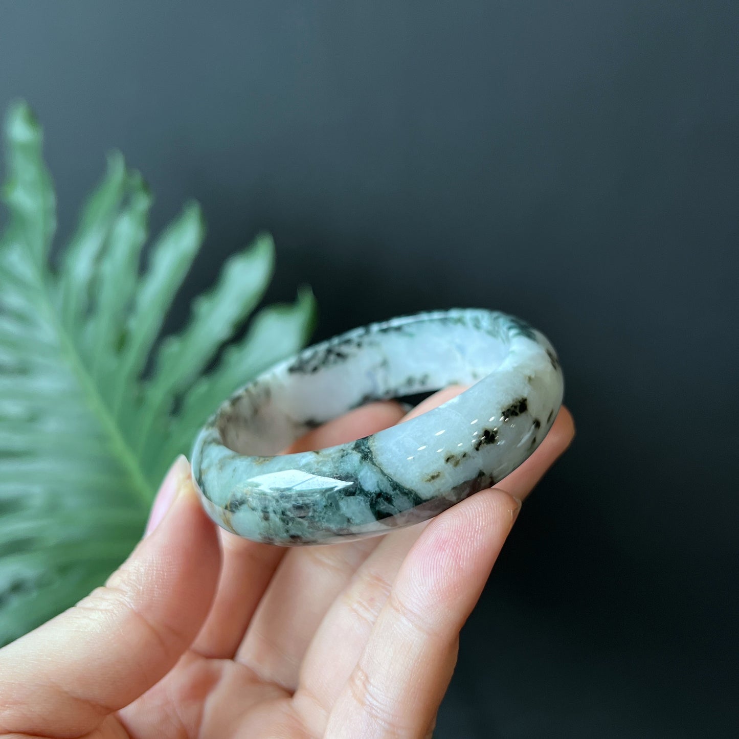 Jadeite Jade Son Thuy Bangle Style Feuille Taille 53 mm