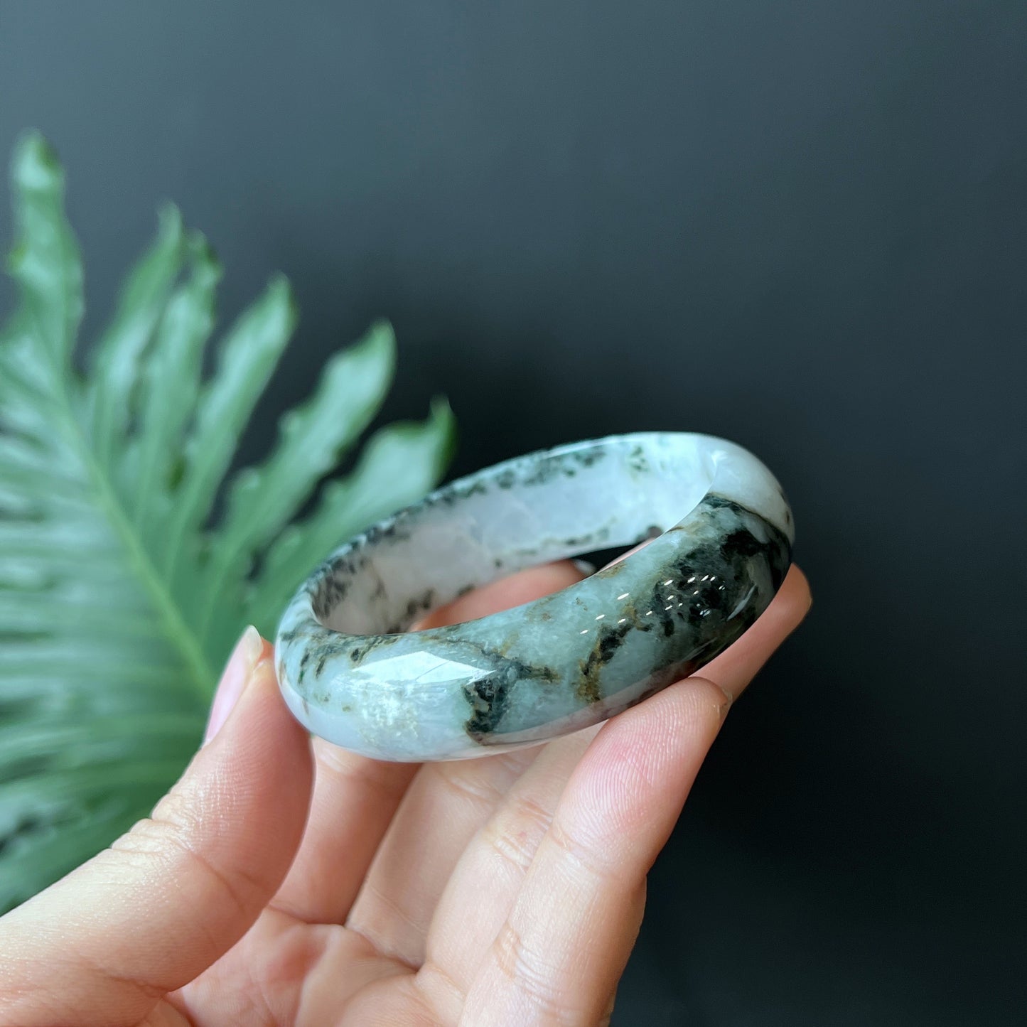 Jadeite Jade Son Thuy Bangle Style Feuille Taille 53 mm