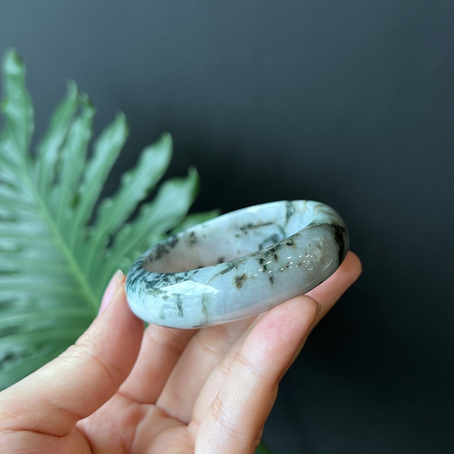 Jadeite Jade Son Thuy Bangle Style Feuille Taille 53 mm