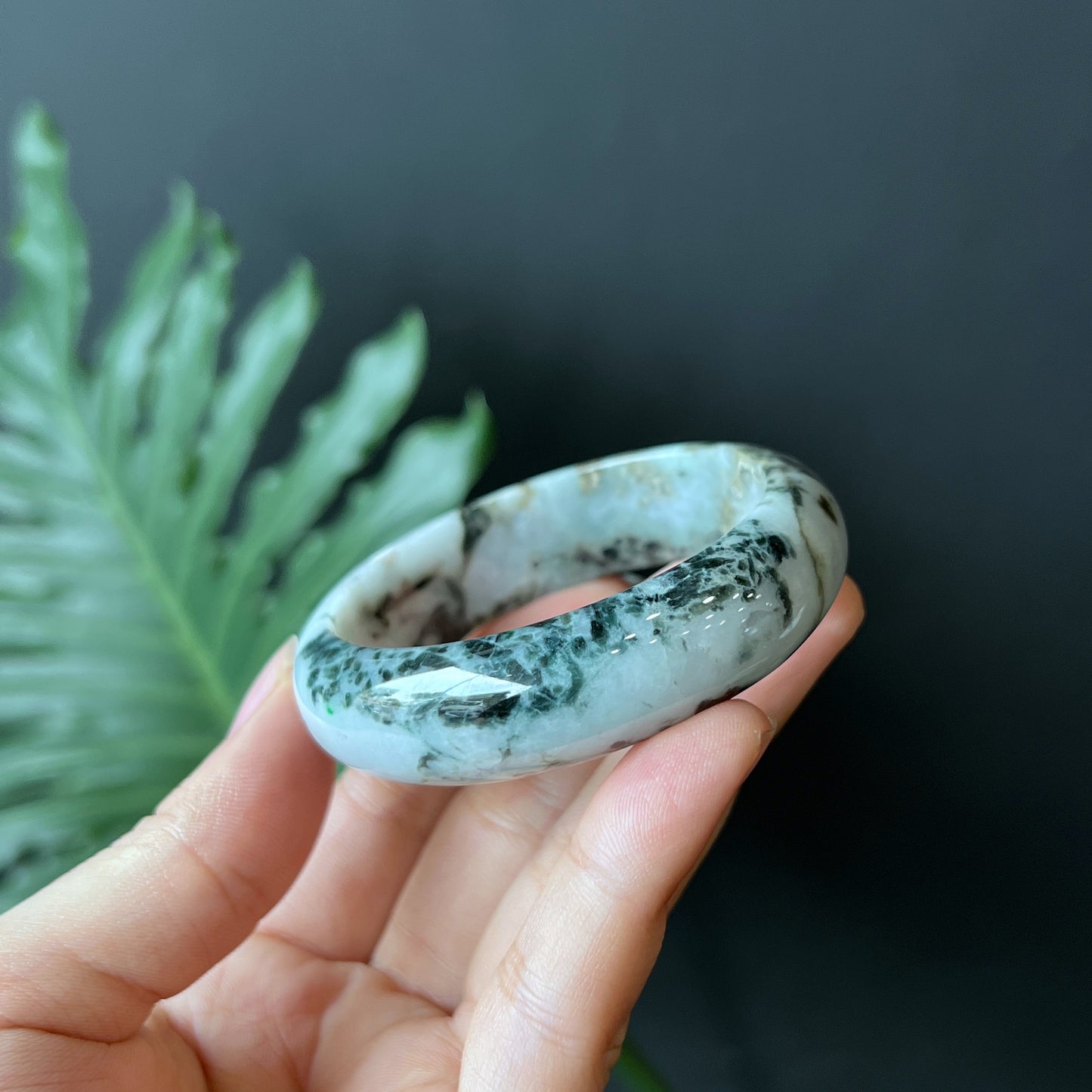 Jadeite Jade Son Thuy Bangle Style Feuille Taille 53 mm