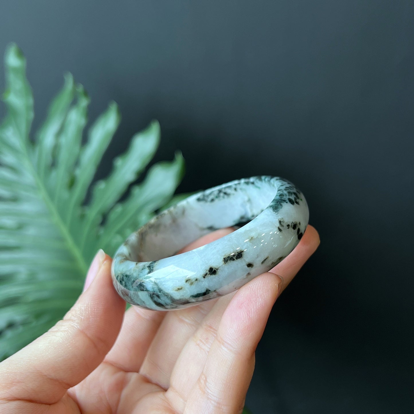 Jadeite Jade Son Thuy Bangle Style Feuille Taille 53 mm