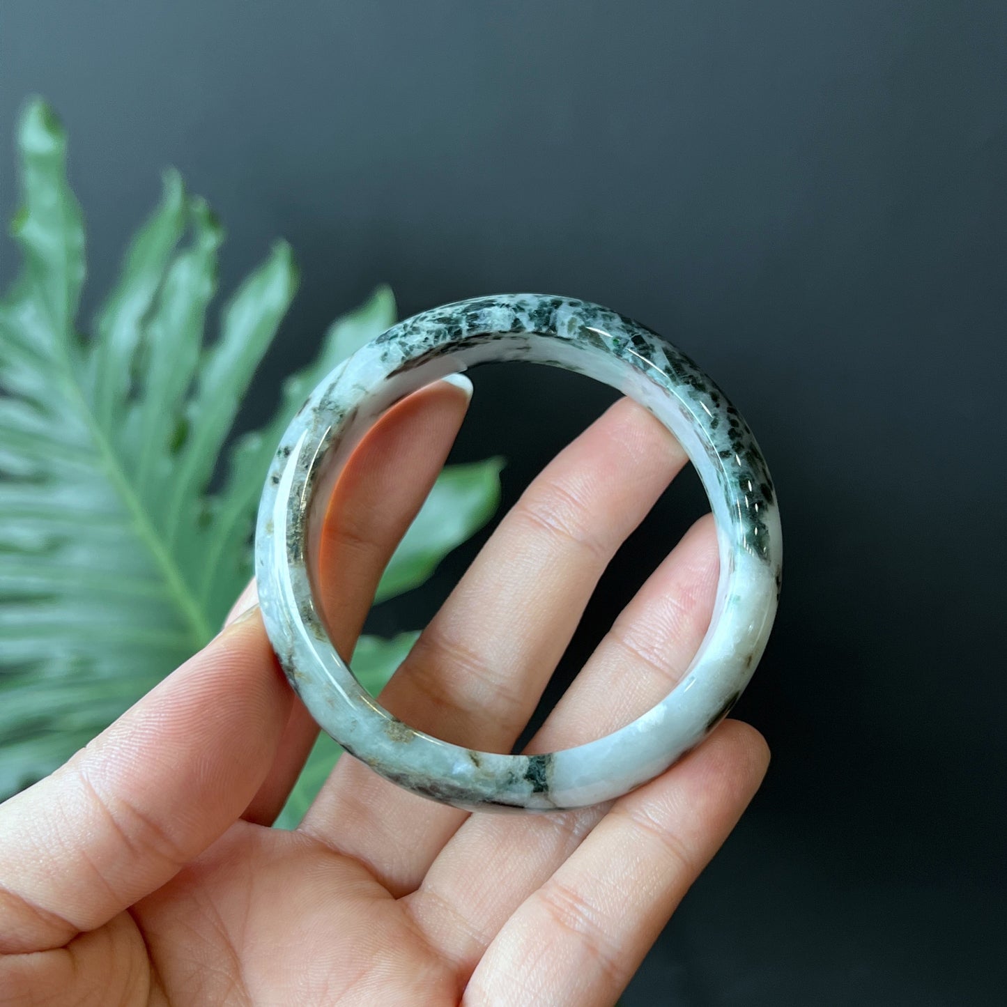 Jadeite Jade Son Thuy Bangle Style Feuille Taille 53 mm