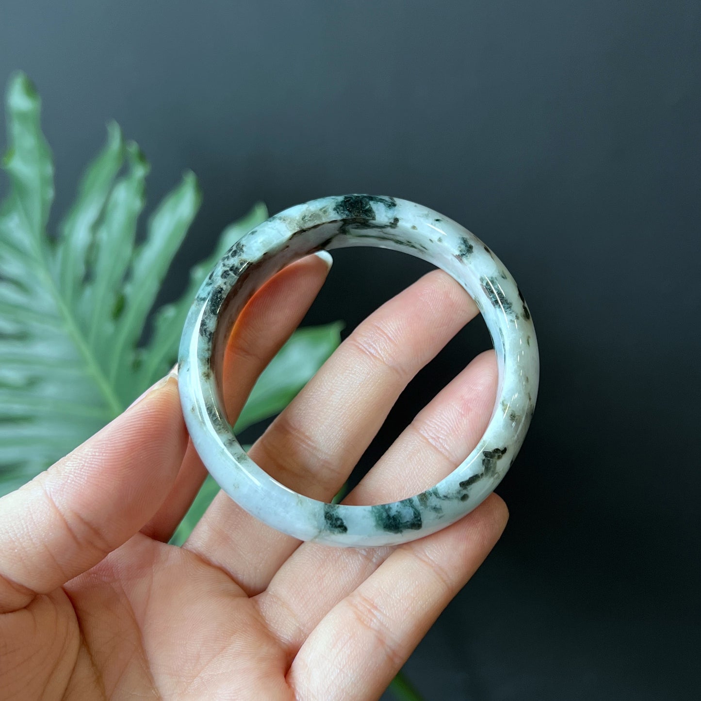 Jadeite Jade Son Thuy Bangle Style Feuille Taille 53 mm