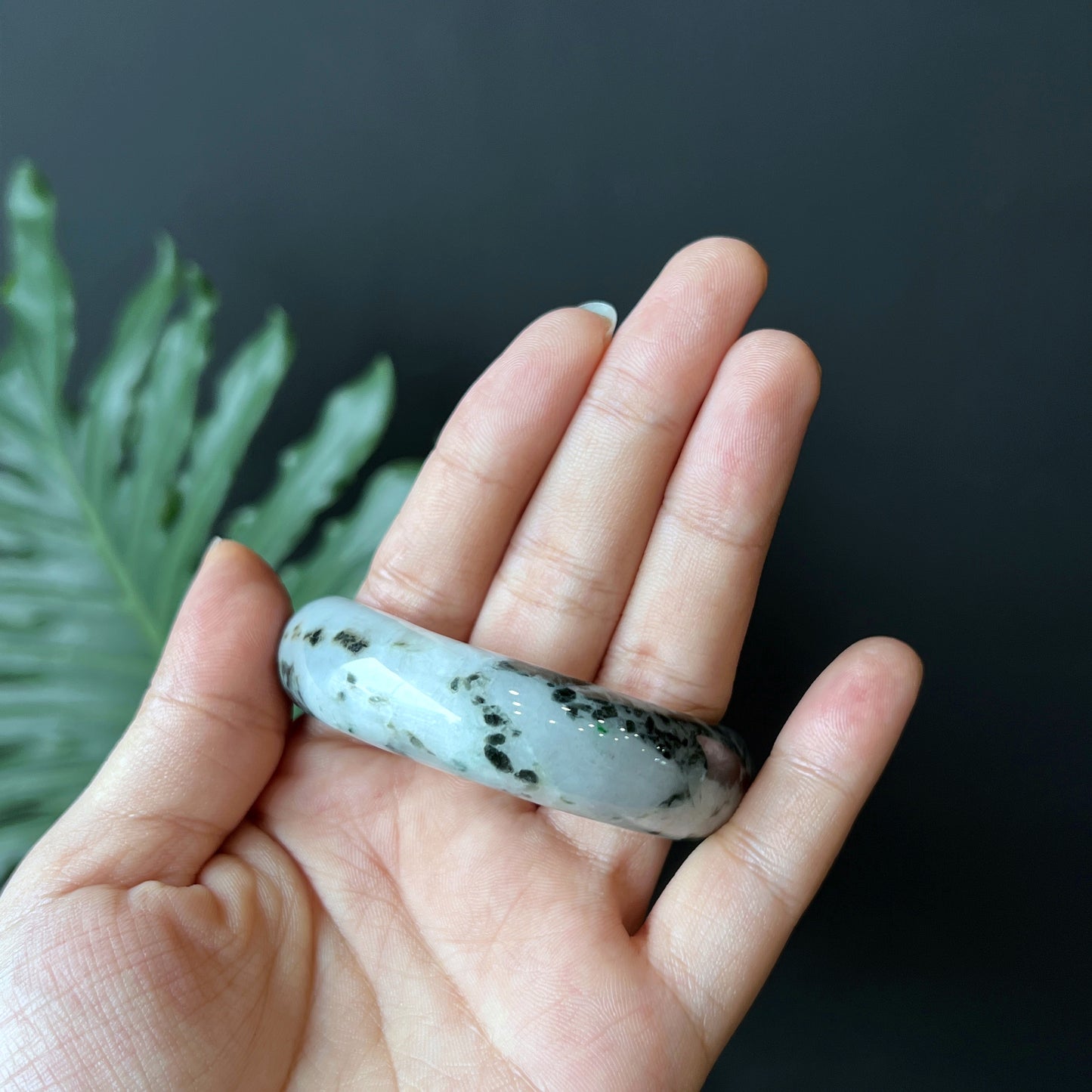 Jadeite Jade Son Thuy Bangle Style Feuille Taille 53 mm