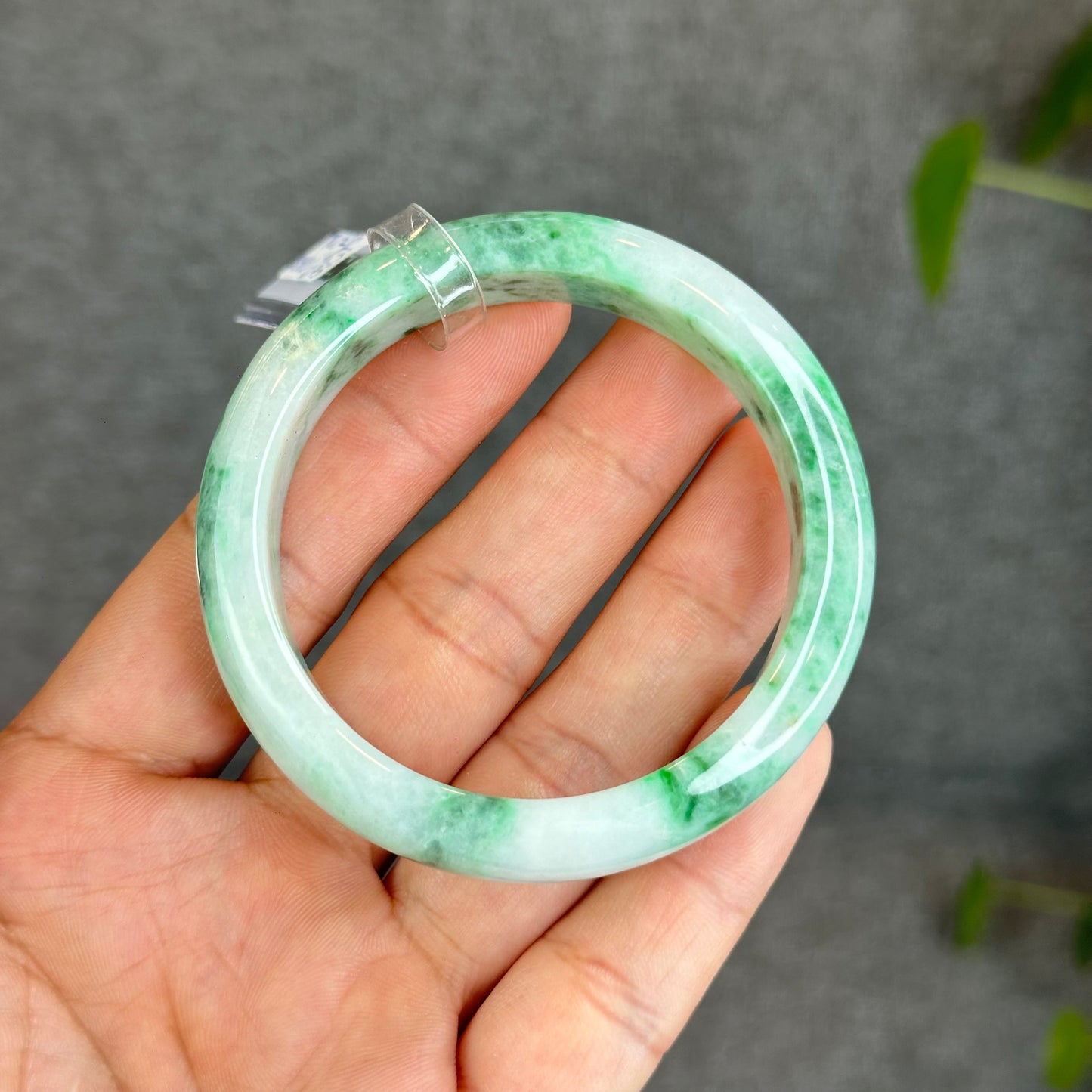 Bracelet en jade de jadéite naturelle vert clair, style feuille, taille 52,12 mm