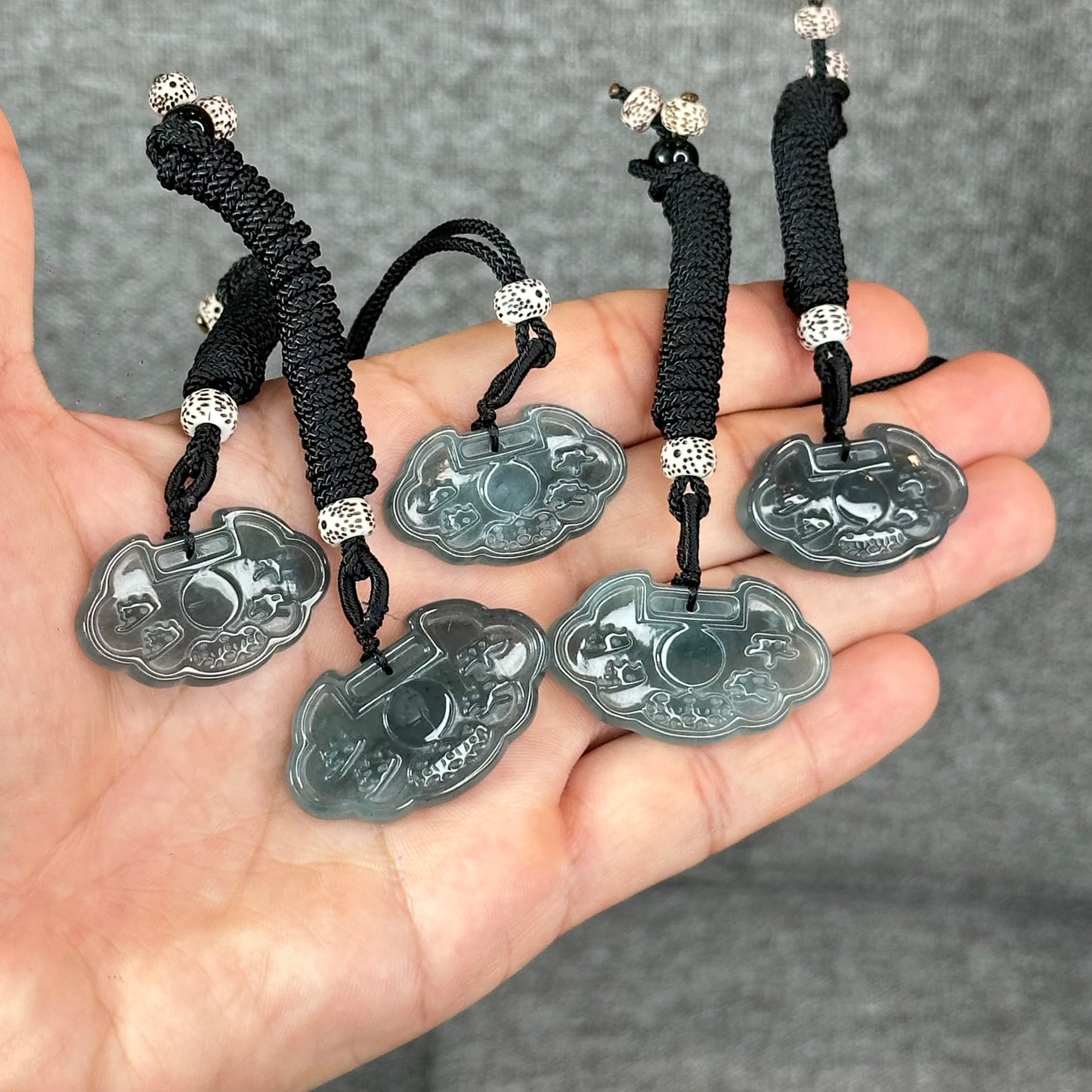 Pendentif en jade jadéite vert d’eau de verrouillage de longévité