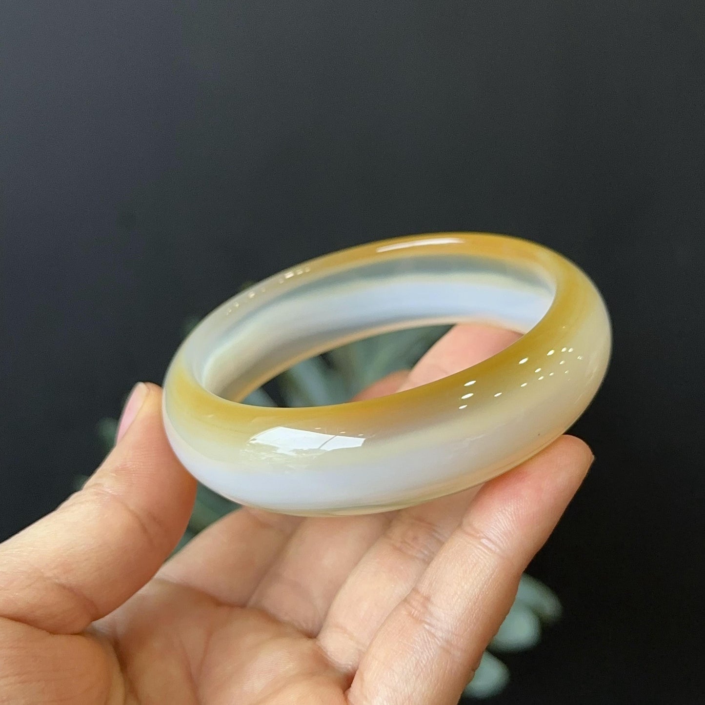Natural Agate Bangle Leaf Style Size 61 mm