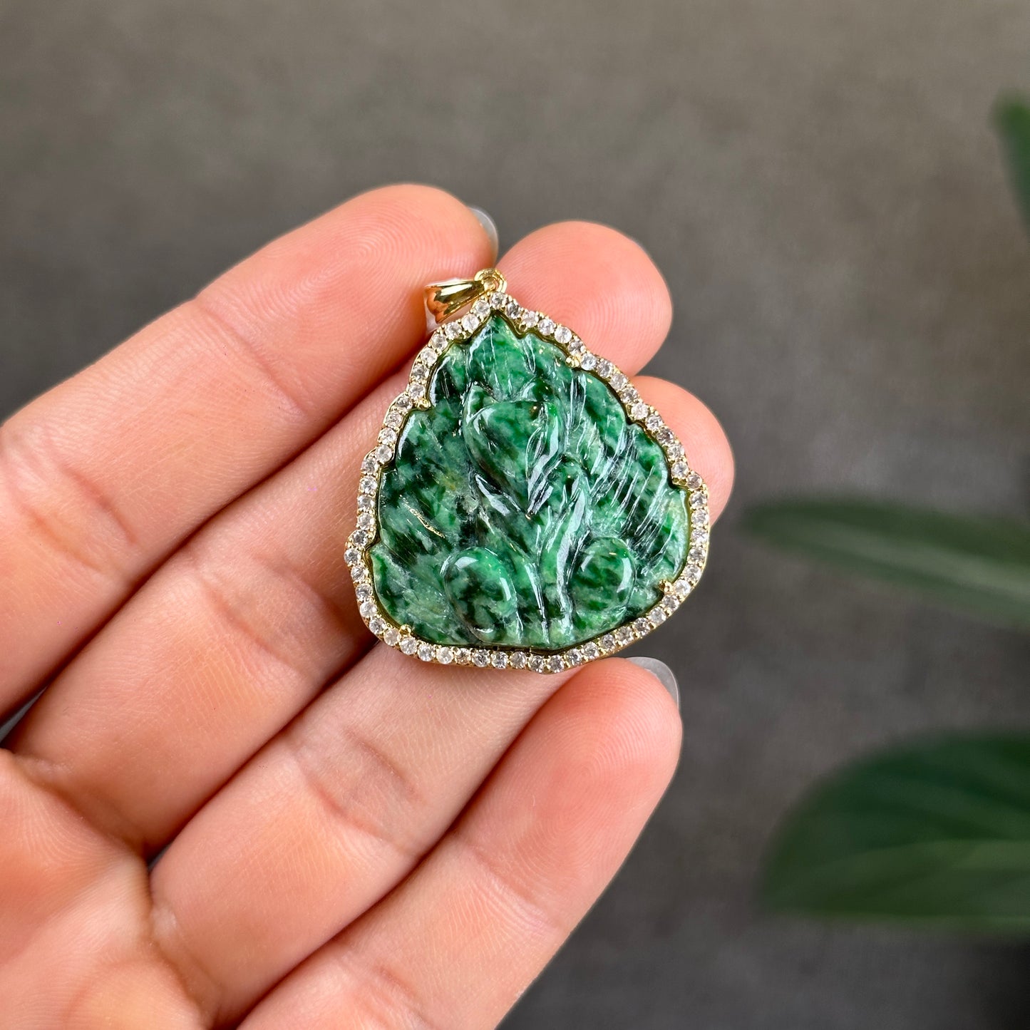 Ho Ly Son Thuy Jadeite Jade Pendant in 10 k Yellow Gold and White Sapphire Setting - Natural Stone