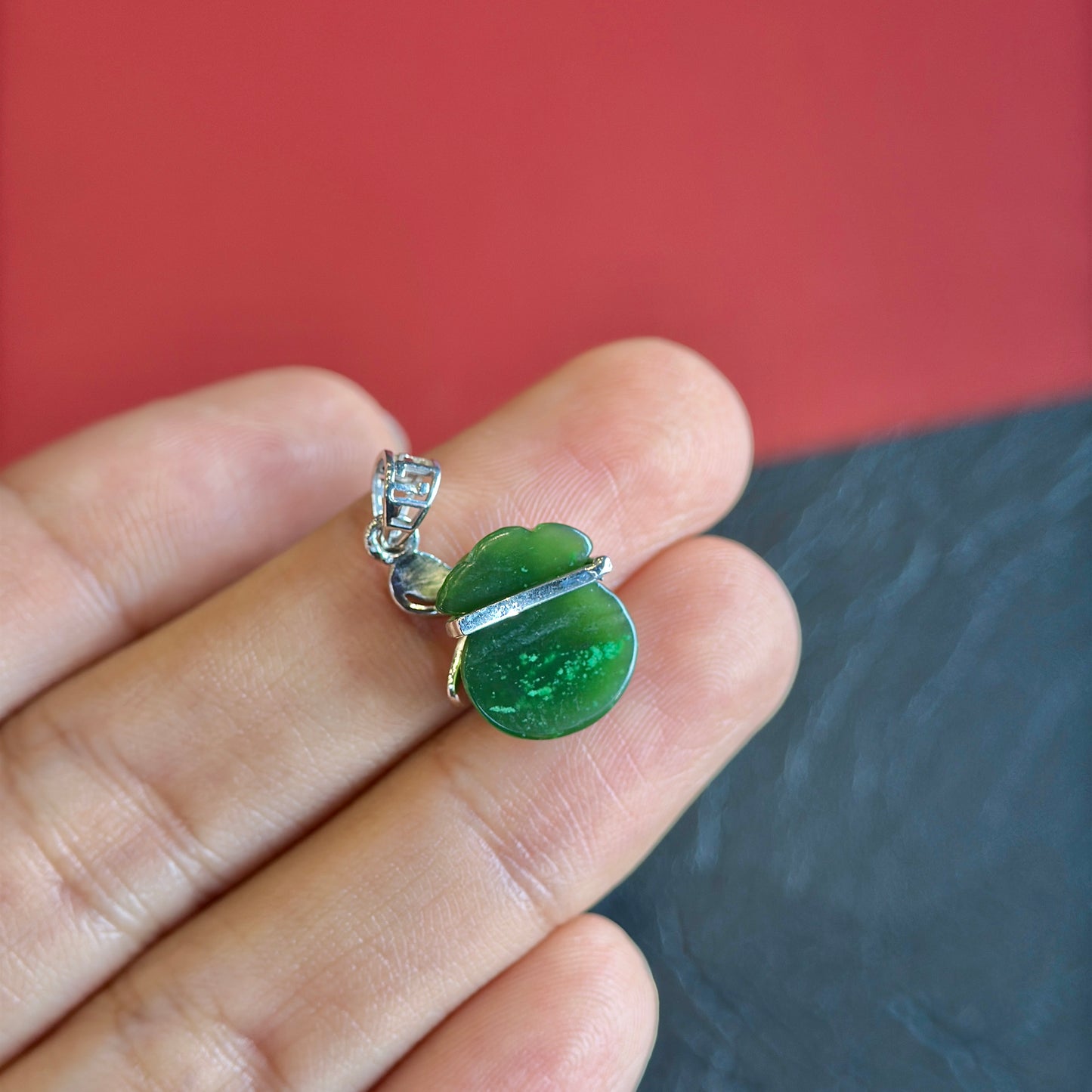 Prosperous Bag Natural Nephrite Jade Pendant with Gold Plated Silver Hook
