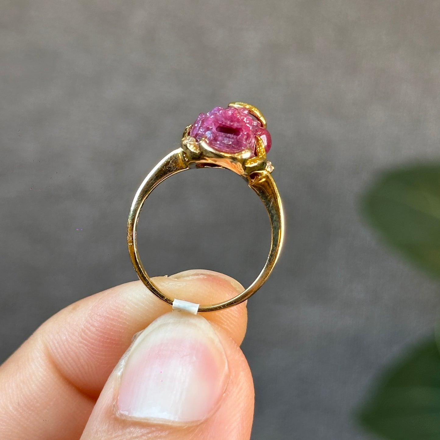 Bague rubis Pixiu en or jaune 10 carats, taille 1,7
