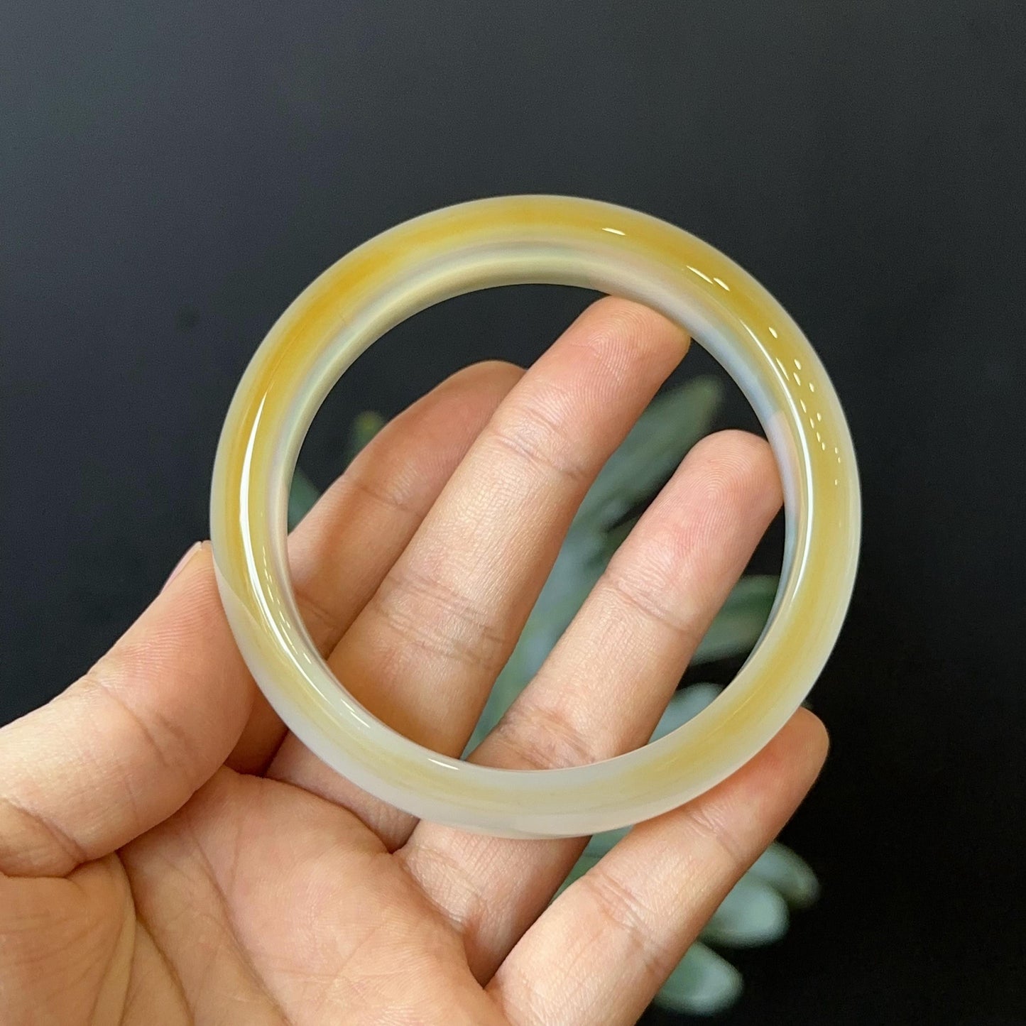 Natural Agate Bangle Leaf Style Size 61 mm