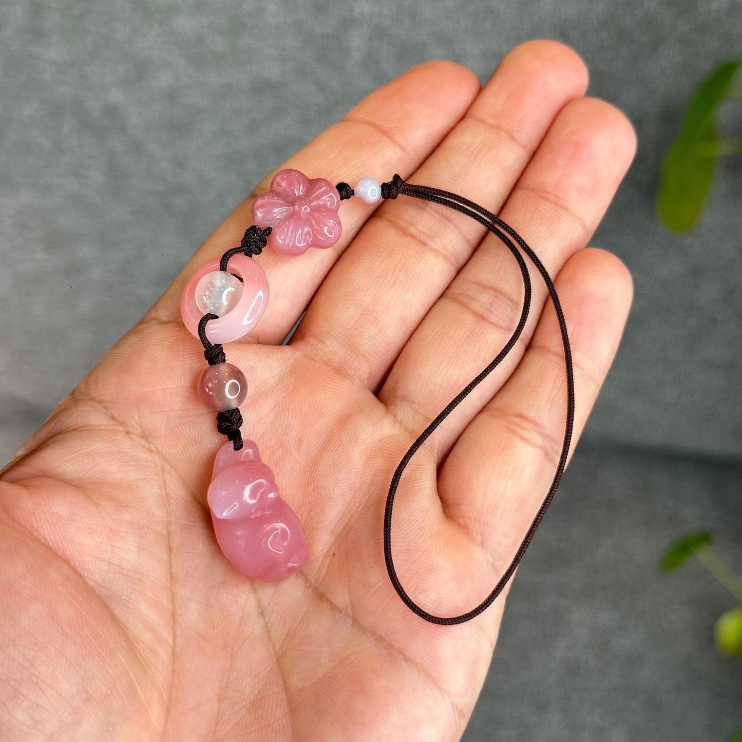 Natural Yuanyuan Pink Agate Cat Donut Charm Hanging Accessory