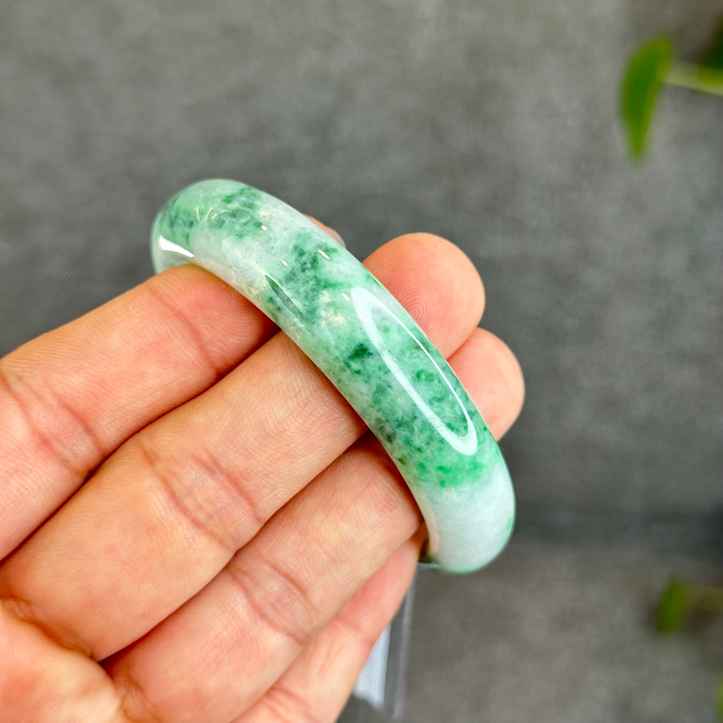Bracelet en jade de jadéite naturelle vert clair, style feuille, taille 52,12 mm