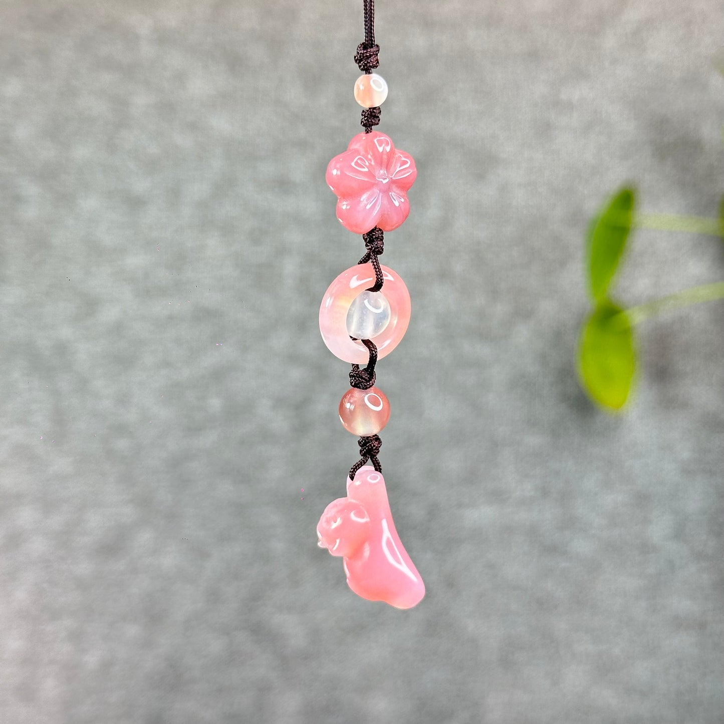 Natural Yuanyuan Pink Agate Cat Donut Charm Hanging Accessory