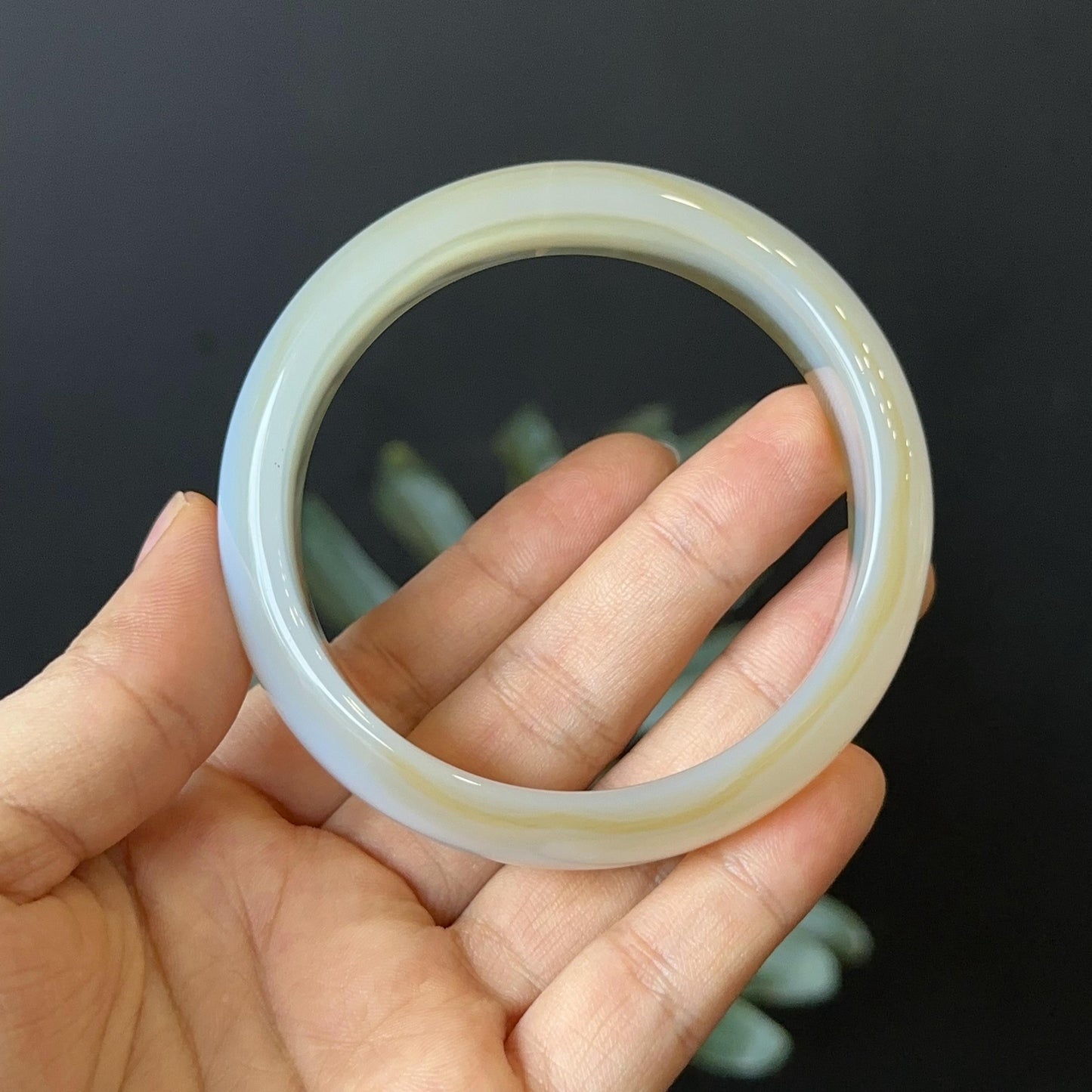 Natural Agate Bangle Leaf Style Size 61 mm