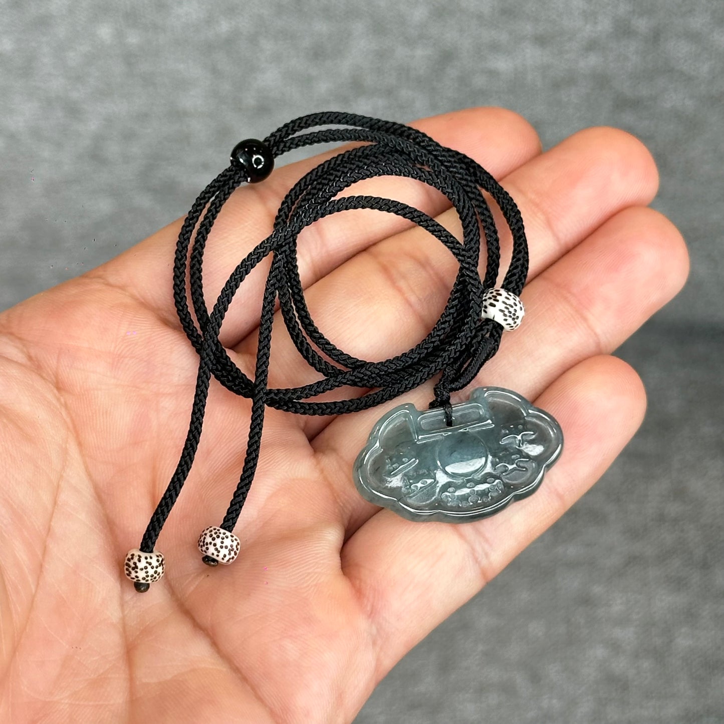Pendentif en jade jadéite vert d’eau de verrouillage de longévité