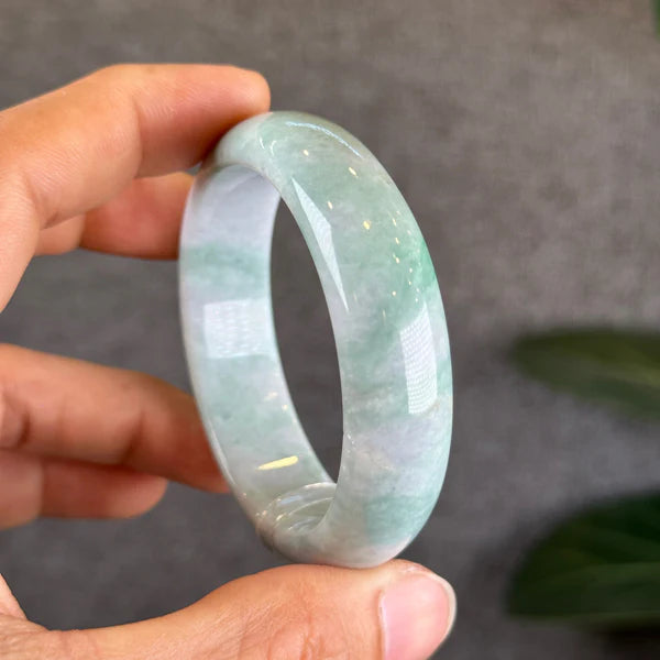 Bracelet en jade jadéite Taille 51,70 mm Style feuille