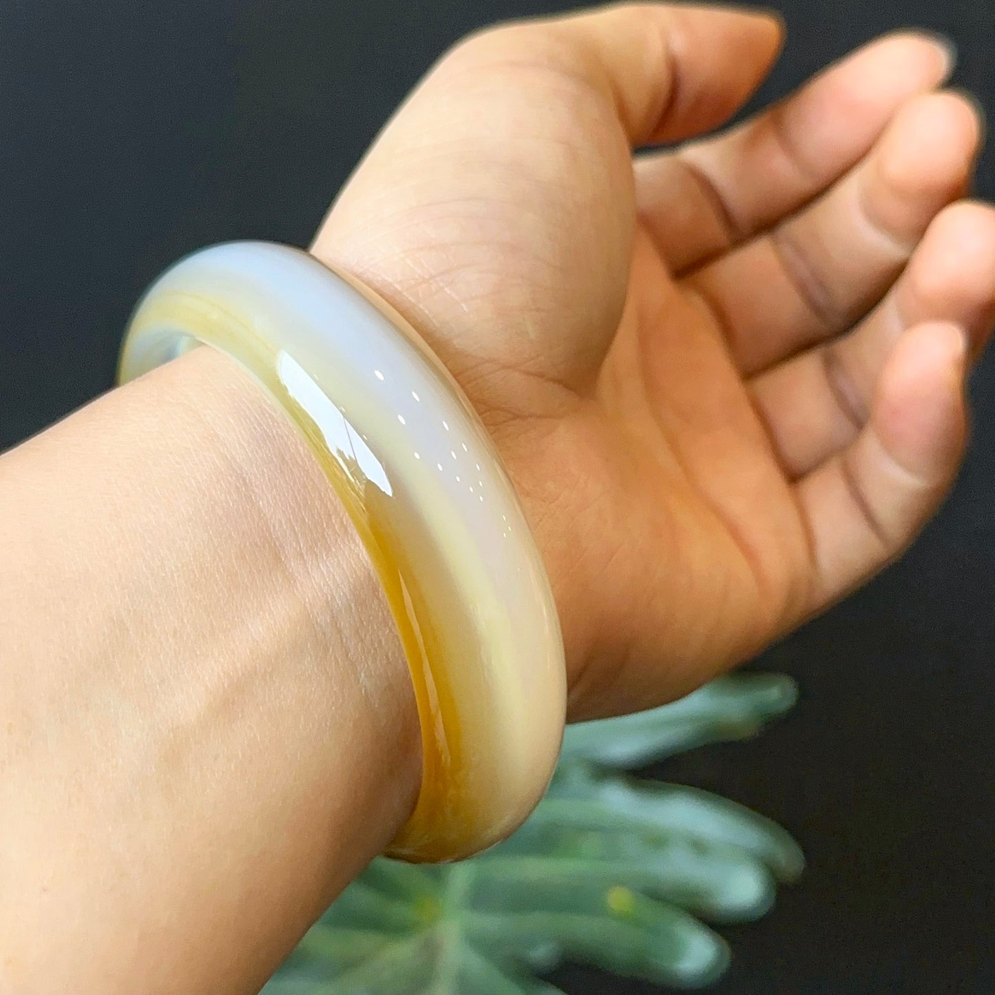 Natural Agate Bangle Leaf Style Size 61 mm