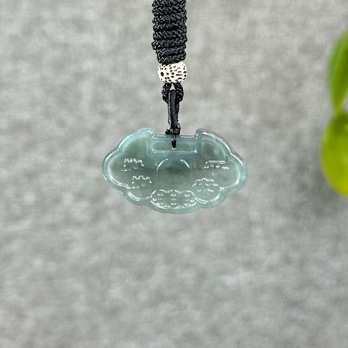 Pendentif en jade jadéite vert d’eau de verrouillage de longévité