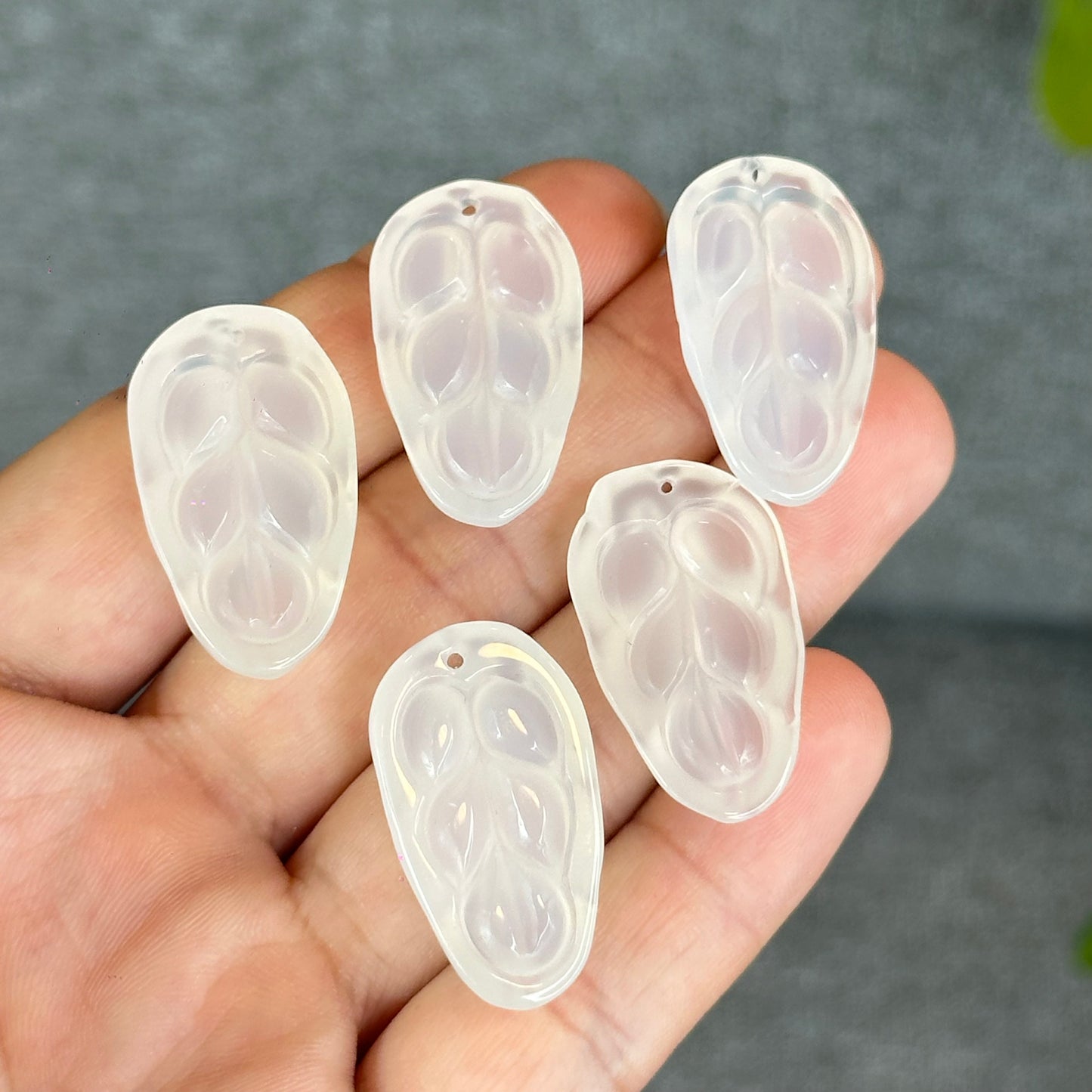 Natural White Agate Leaf Hanging Accessory(Random Color Based on Availability)