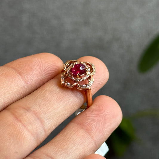 Bague rubis ( 1,1 K) avec 28 petits diamants