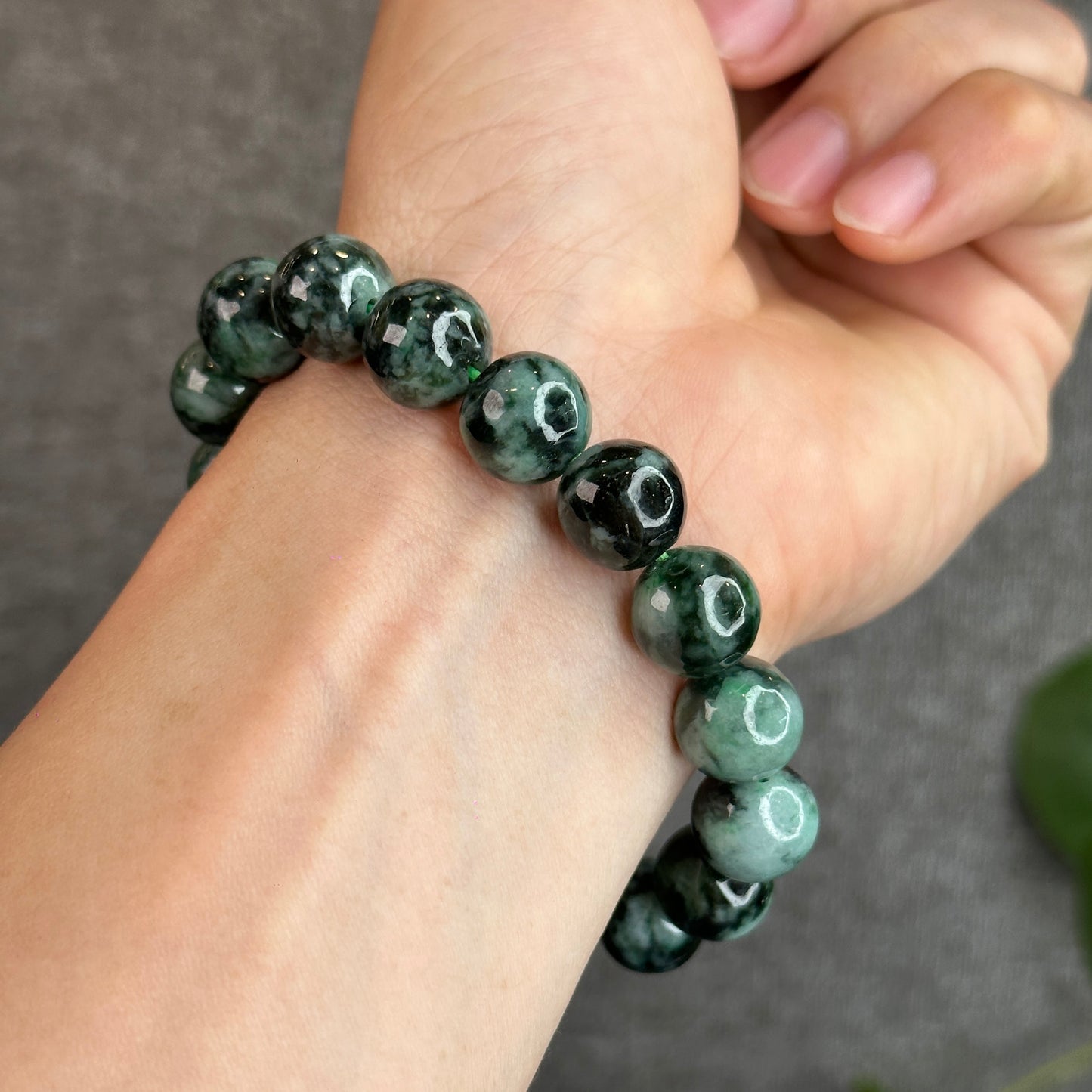 Bright Green Natural Jadeite Jade Son Thuy Bracelet Size 12.3mm