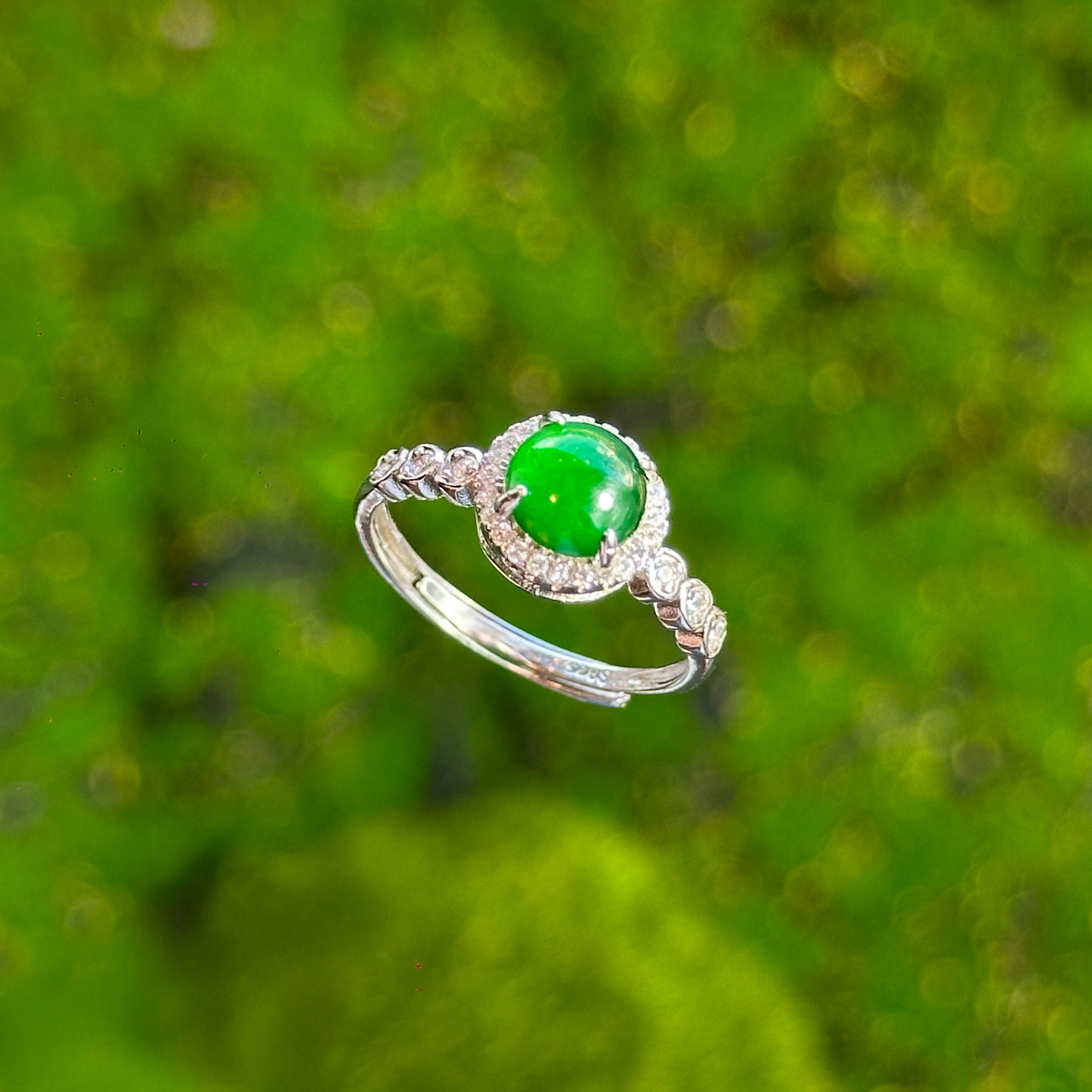 Round Halo Heart Shaped Icy Imperial Green Jadeite Jade Ring - Natural Stone