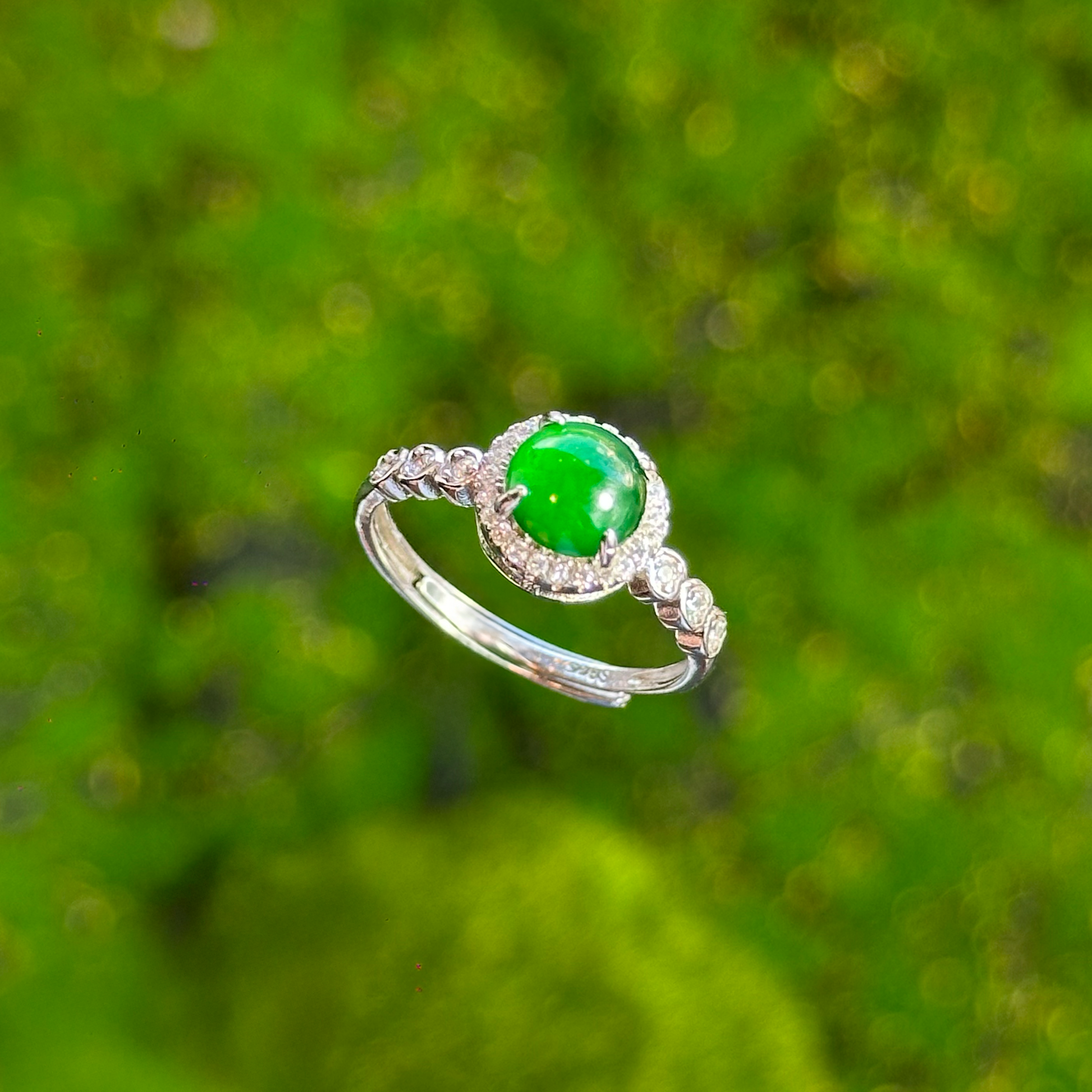Round Halo Heart Shaped Icy Imperial Green Jadeite Jade Ring  - Natural Stone