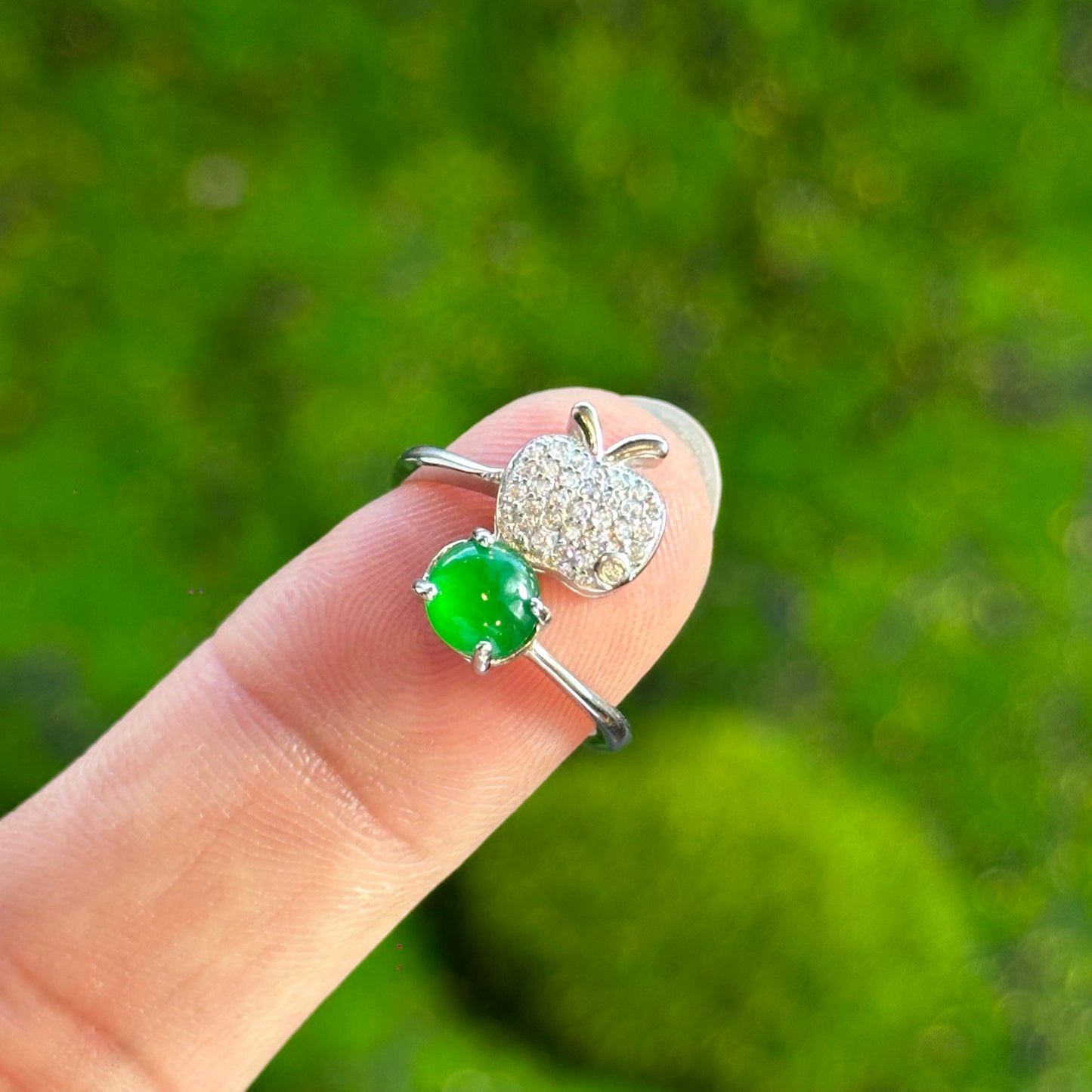 Apple Icy Imperial Green Natural Jadeite Jade Ring Free size in Silver 925 Setting