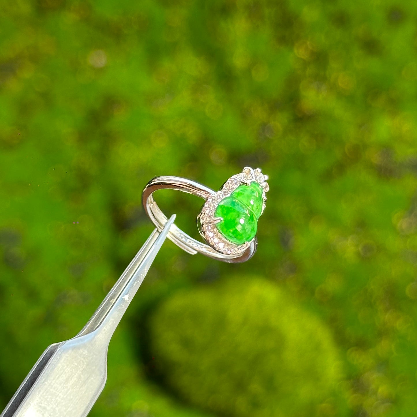Ho Lo Icy Imperial Green Natural Jadeite Jade Ring Free size in Silver 925 Setting