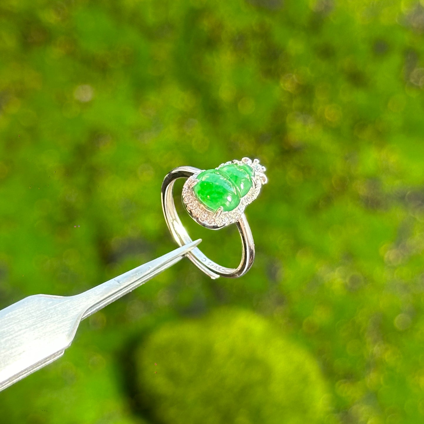 Ho Lo Icy Imperial Green Natural Jadeite Jade Ring Free size in Silver 925 Setting