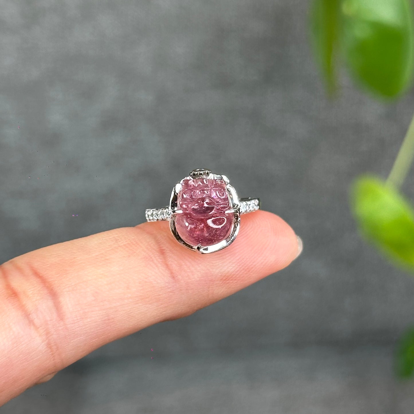 Pixiu Natural Tourmaline Ring in 10 k White Gold Setting Size 1.7