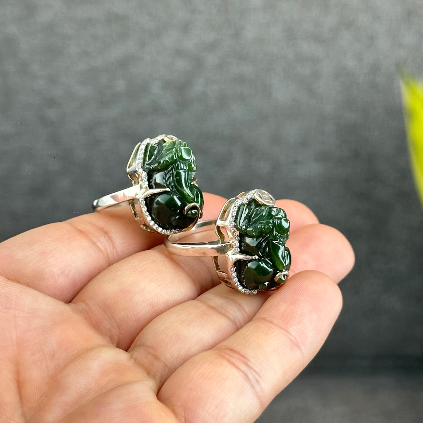 Bague Pixiu Nephrite Jade Argent avec Serti Pierre Blanche Taille 1.7