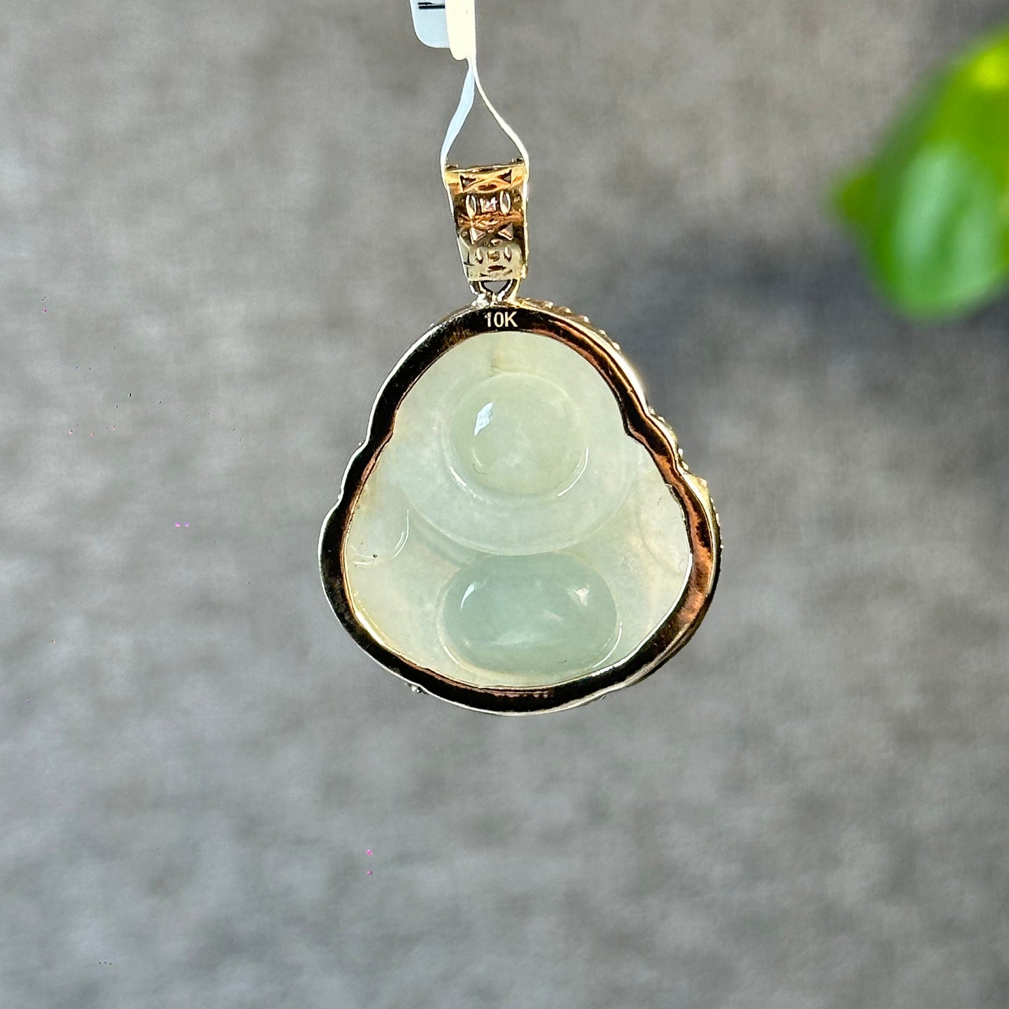 Pendentif en jade jadéite vert d'eau Happy Buddha dans un or blanc 10 carats avec serti de pierre blanche