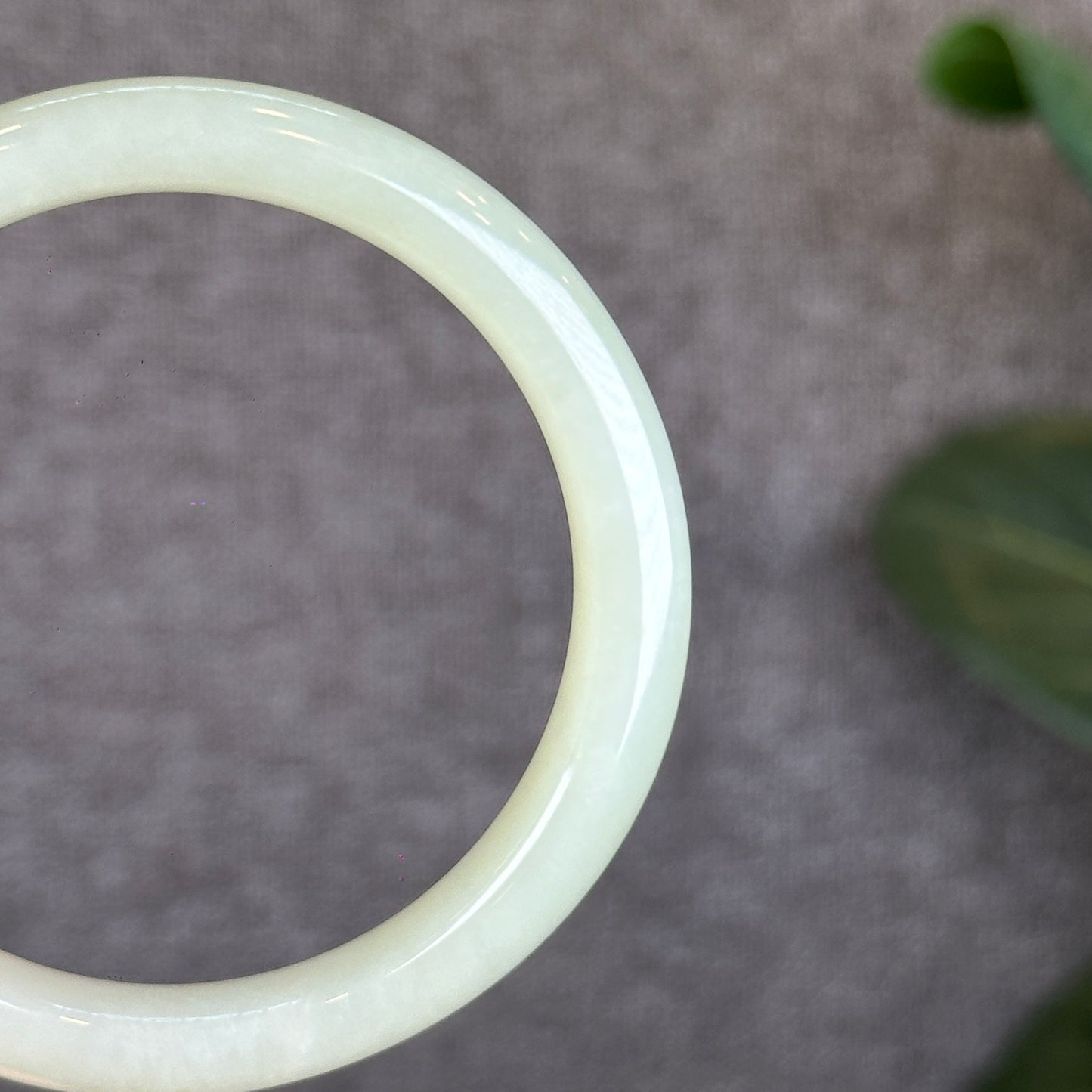 Hoa Dien Natural Nephrite Jade Bangle Chopstick Style Size 54.75 mm