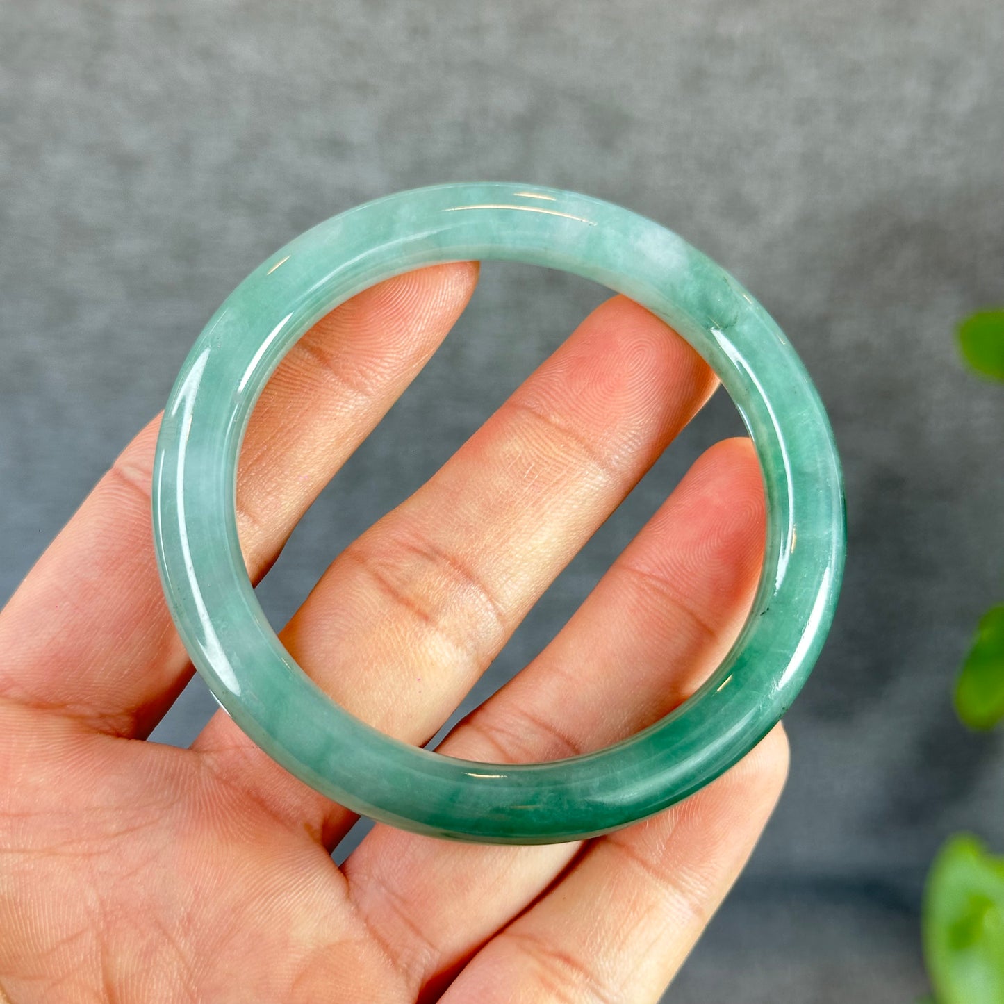 Moss Green Ivory White Natural Jadeite Jade Bangle Chopstick Style Size 55.5 mm