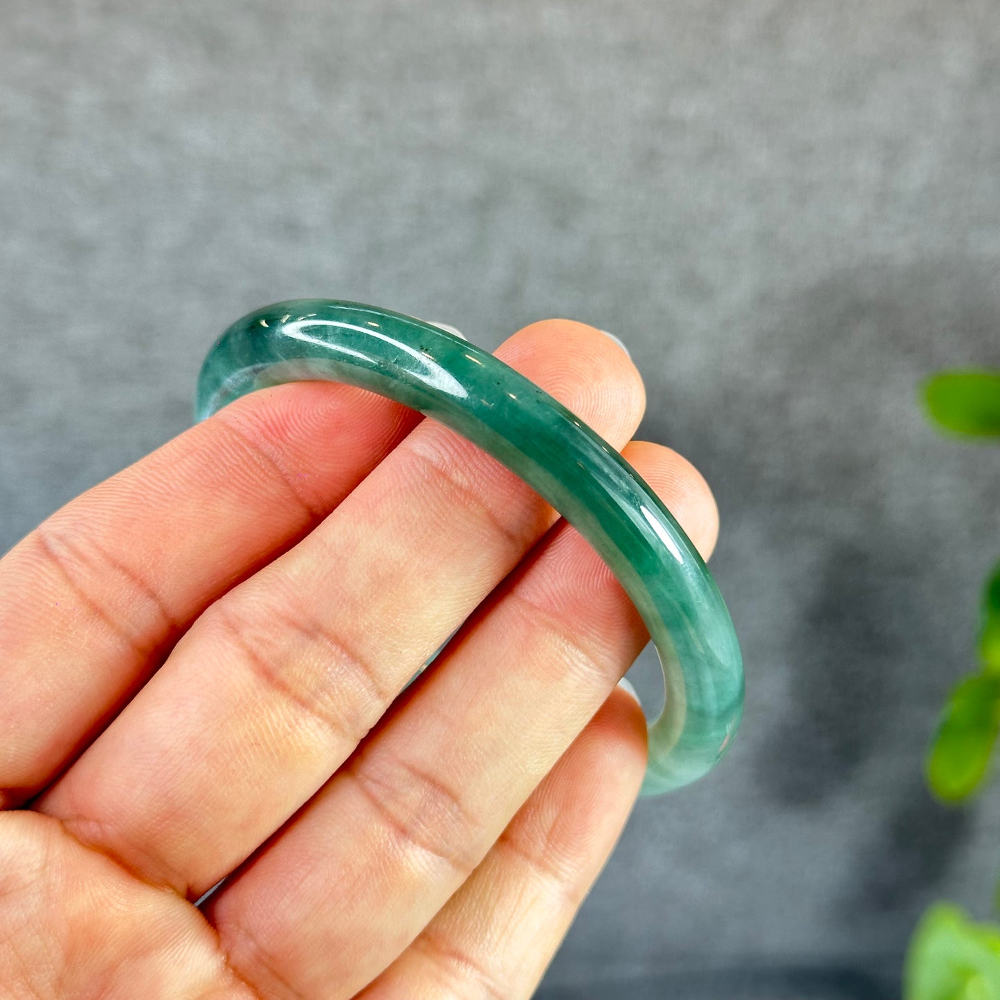 Moss Green Ivory White Natural Jadeite Jade Bangle Chopstick Style Size 55.5 mm