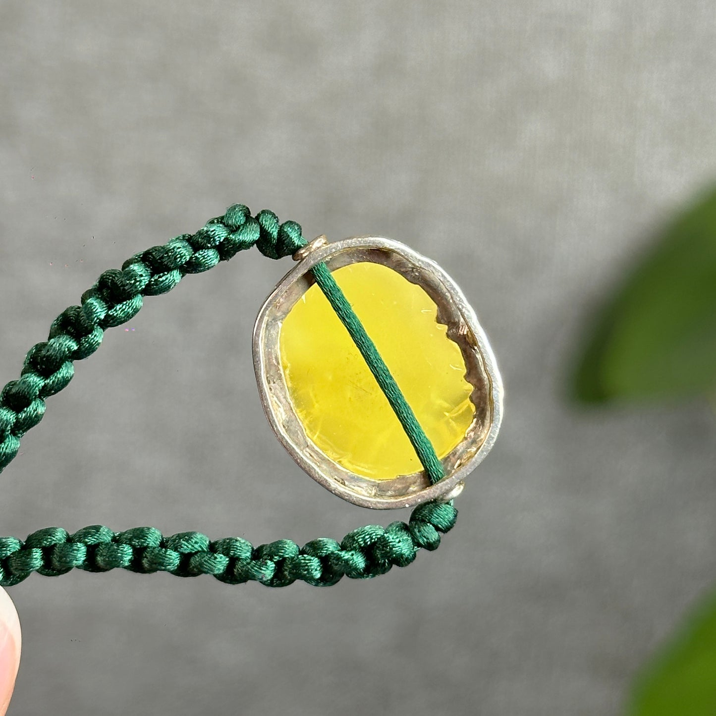 Pendentif fleur de pivoine ambre en serti argent