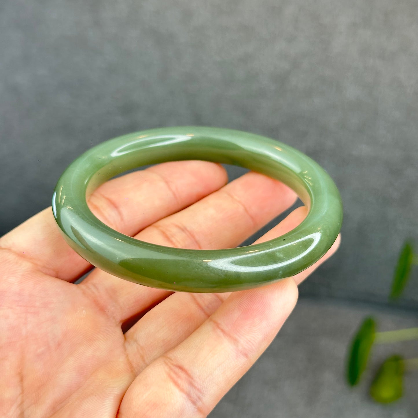 Natural Lake Green Hetian Nephrite Jade Bangle Leaf Style Size 58 mm