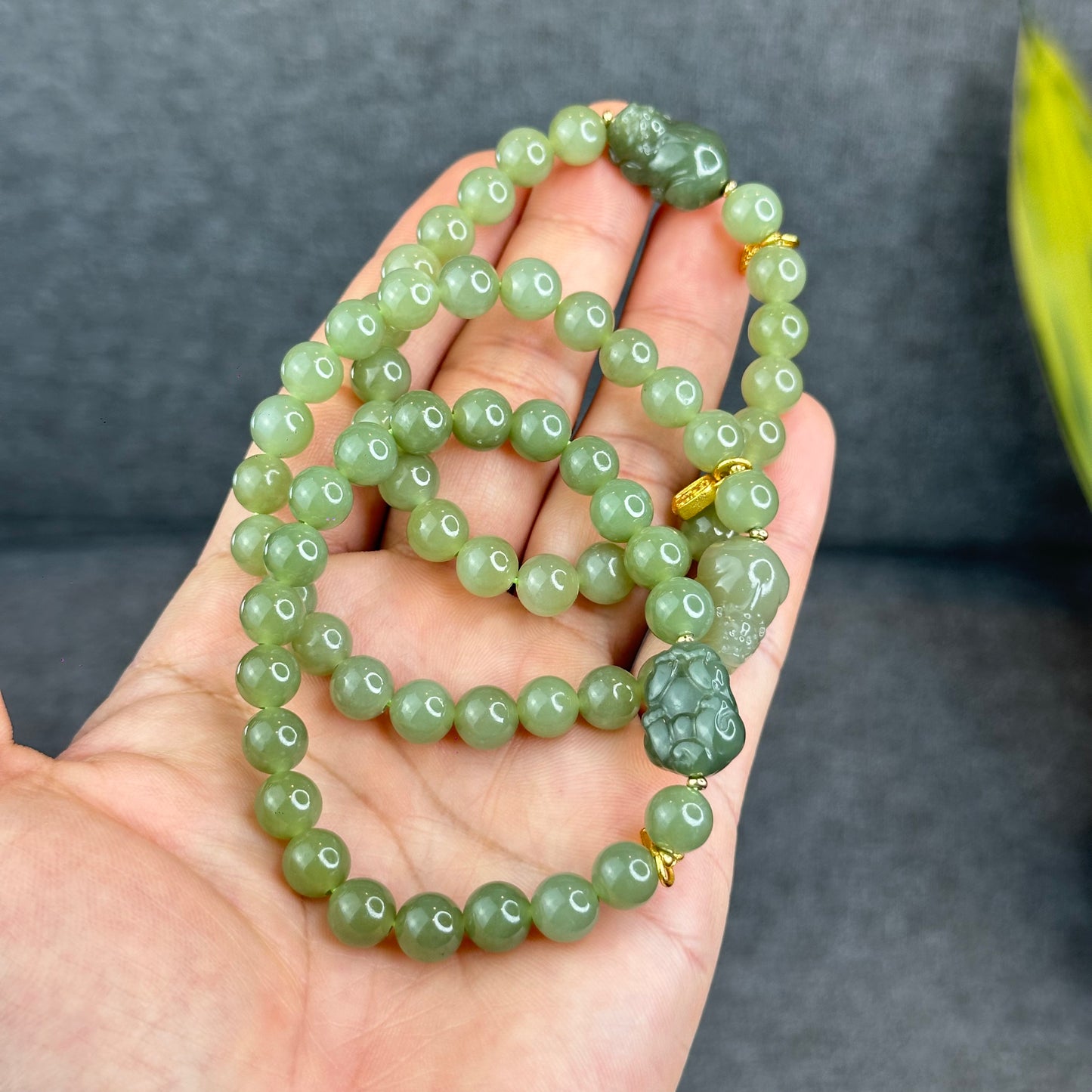 Natural Olive Green Hoa Dien Nephrite Jade mixed with Pixiu Bracelet Size 8 mm
