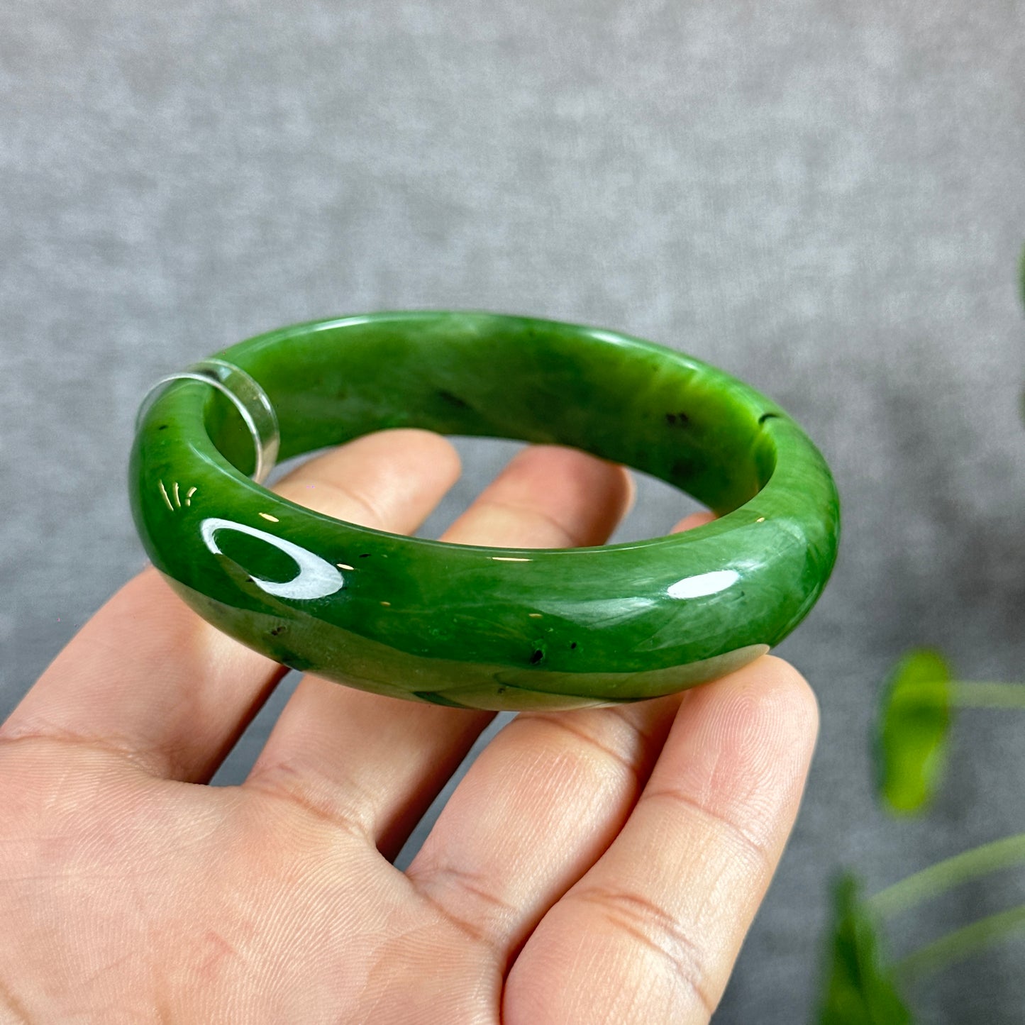 Natural Nephrite Jade Bangle Leaf Style Size 60.5 mm