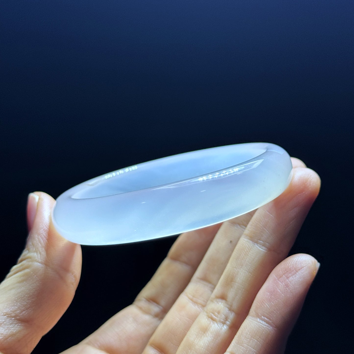 Natural White Agate Bangle Leaf Style Size 54 mm