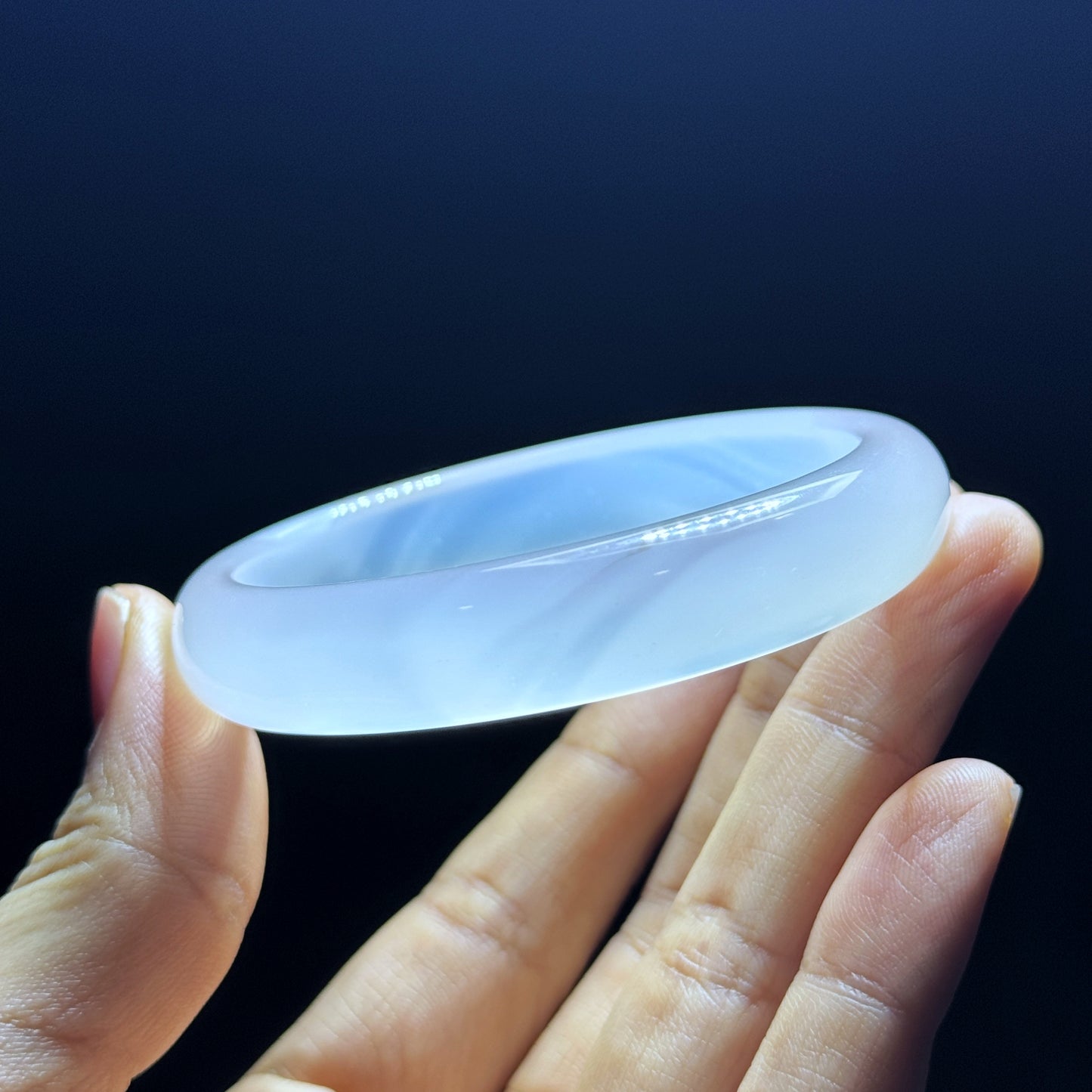 Natural White Agate Bangle Leaf Style Size 54 mm