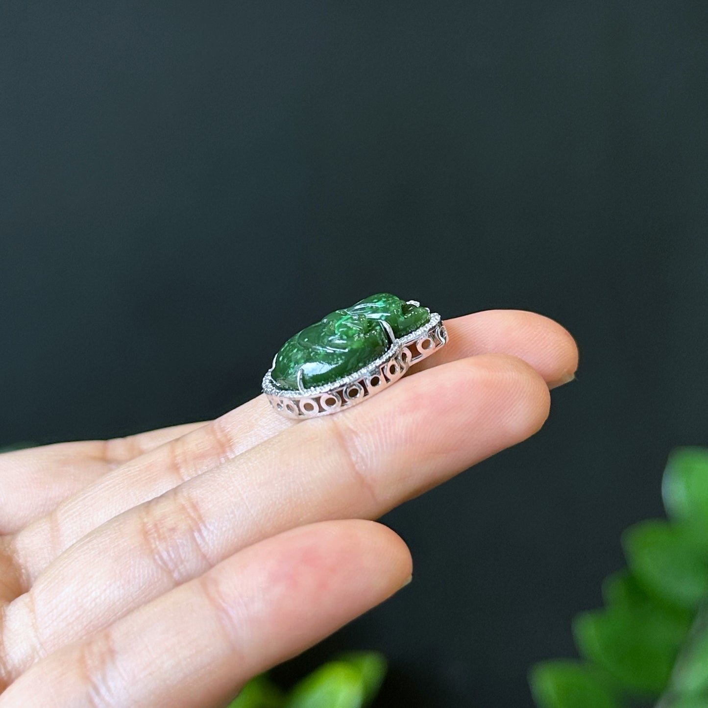 Pendentif Feng Shui Ho Ly en jade néphrite naturelle avec monture en argent