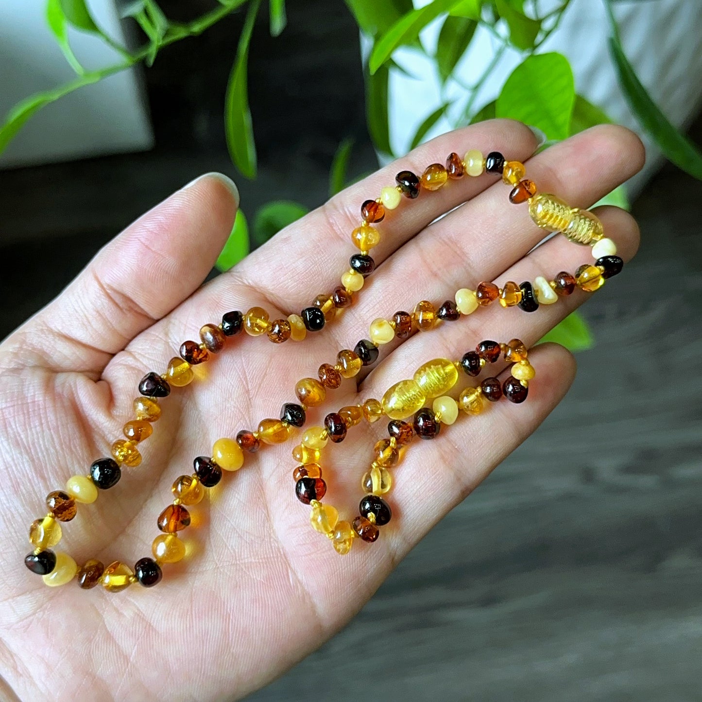 Ensemble collier et bracelet en ambre multicolore pour enfants