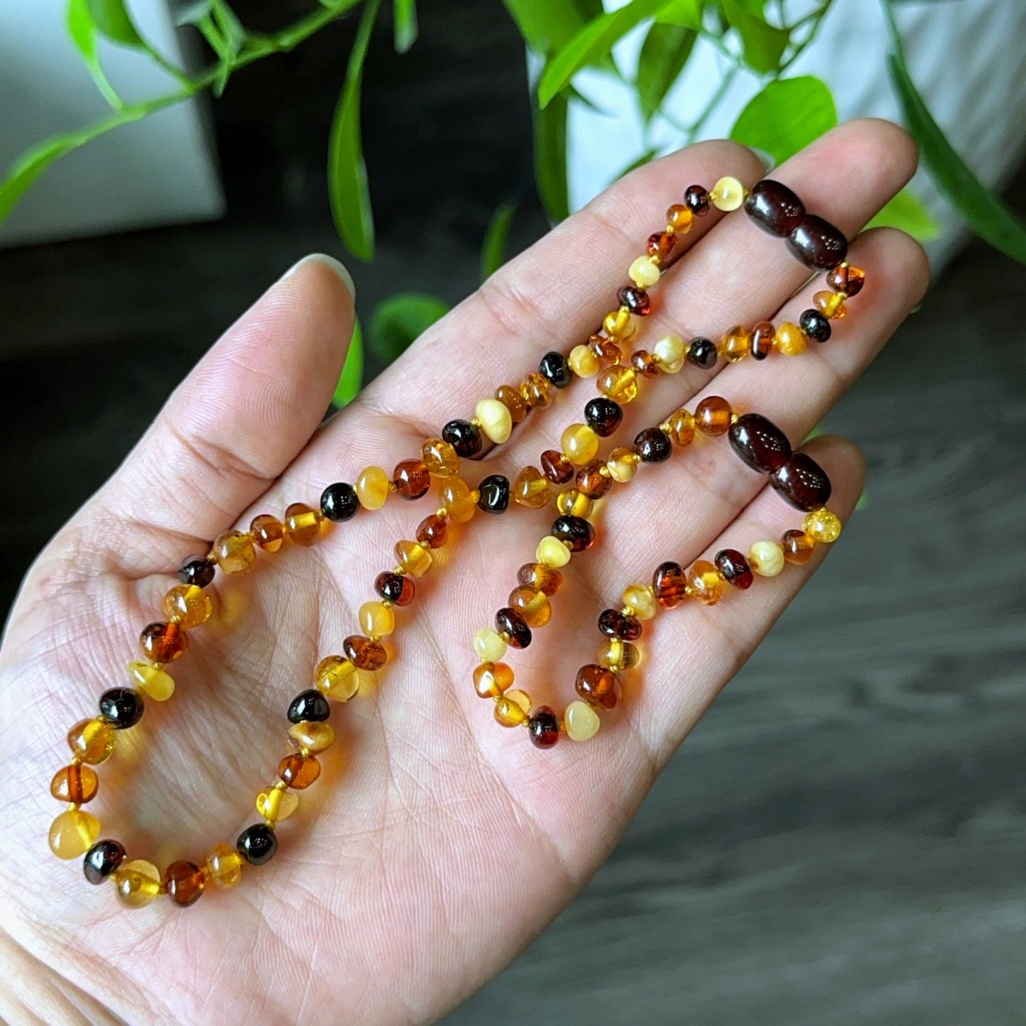 Ensemble collier et bracelet en ambre multicolore pour enfants